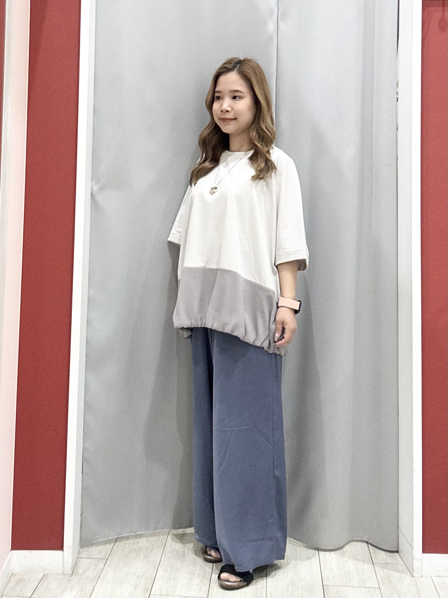 shioさんの「SHOO･LA･RUE｜【ひんやり/洗濯機可/S-LL】オンにもオフにも マルチに使えるボタンレスカーディガン」を使ったコーディネート