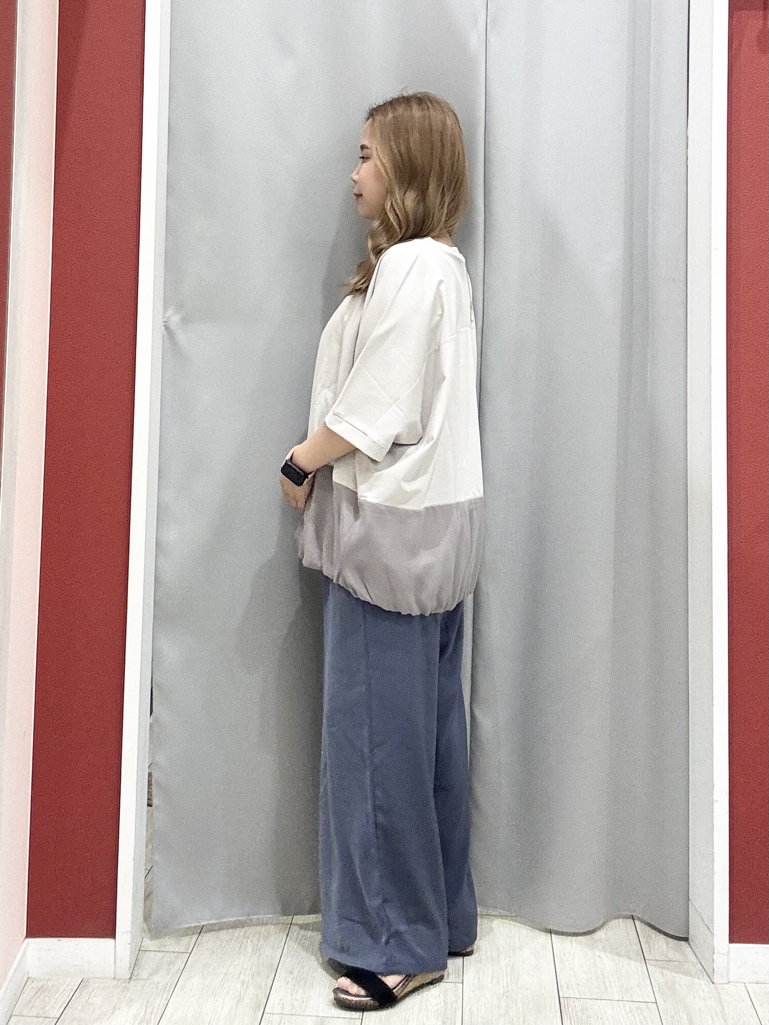 shioさんの「SHOO･LA･RUE｜【ひんやり/洗濯機可/S-LL】オンにもオフにも マルチに使えるボタンレスカーディガン」を使ったコーディネート