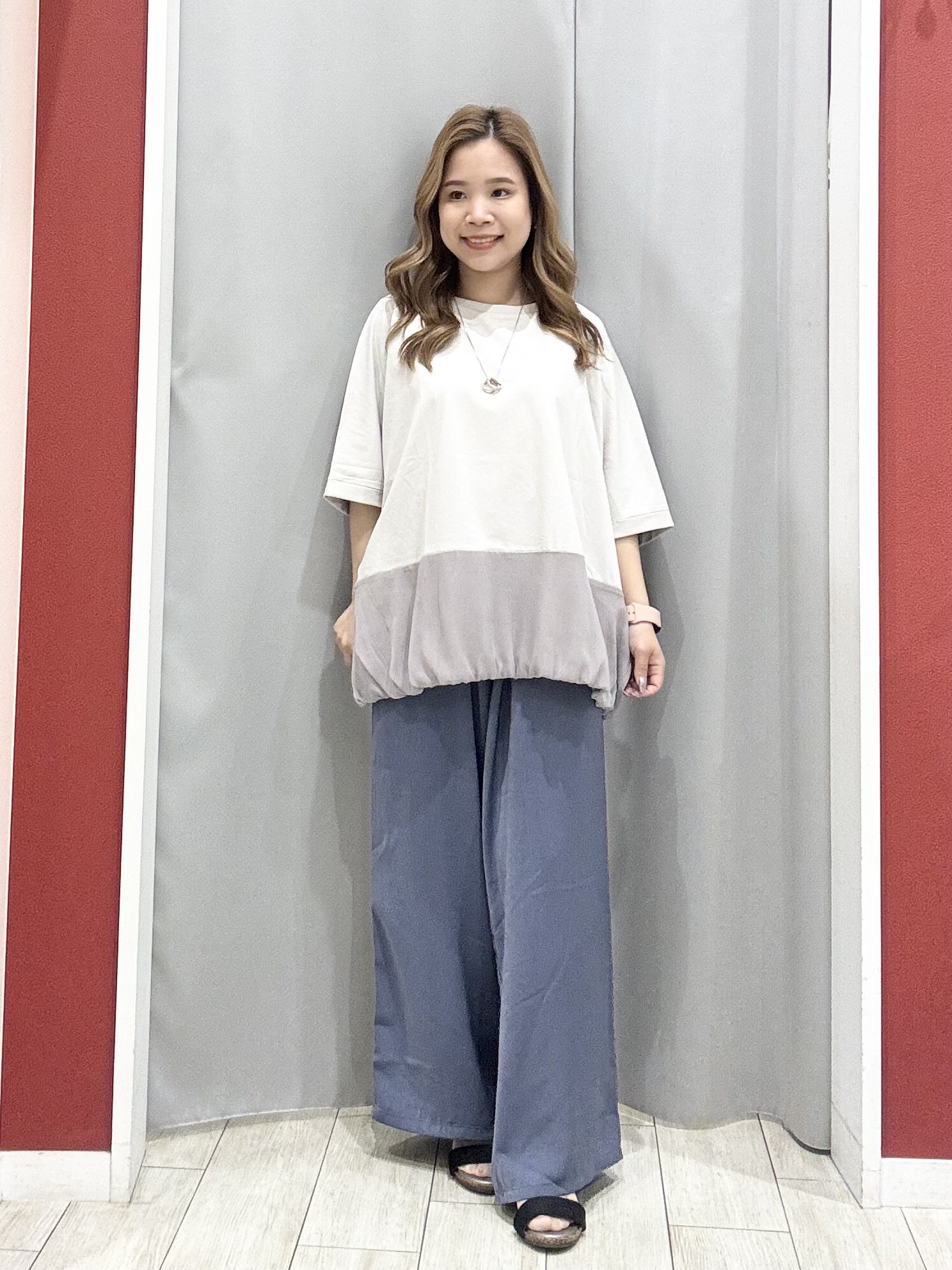 shioさんの「SHOO･LA･RUE｜【ひんやり/洗濯機可/S-LL】オンにもオフにも マルチに使えるボタンレスカーディガン」を使ったコーディネート