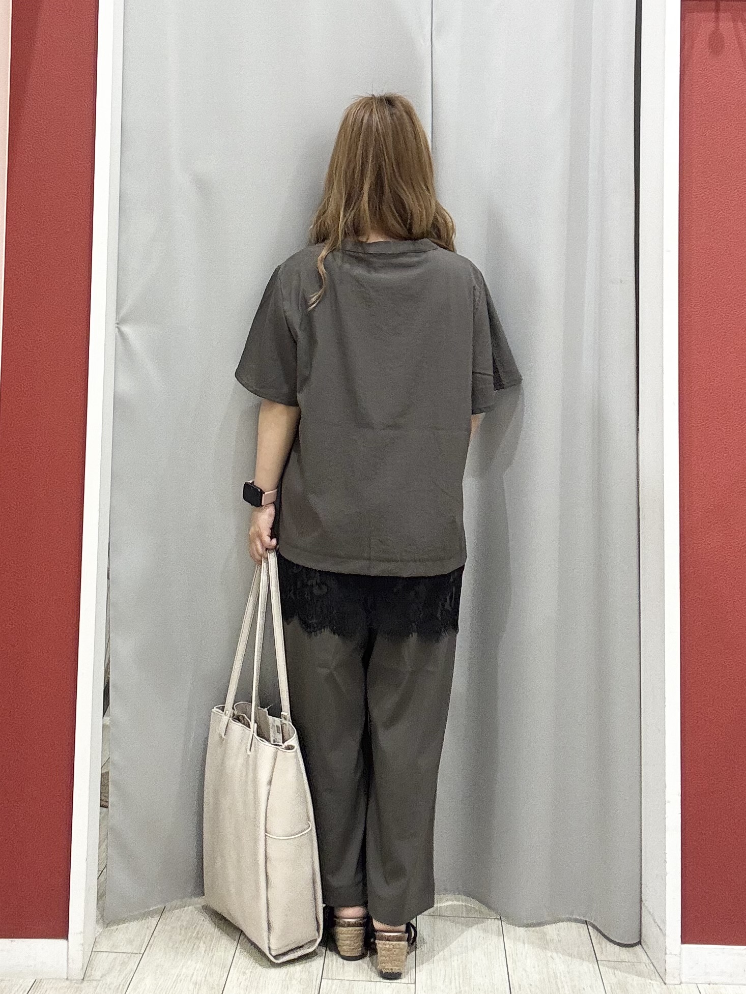 shioさんの「SHOO･LA･RUE｜【S-LL/洗濯機可】軽凛(かろりん)ひんやり スキッパー裾レースブラウス」を使ったコーディネート
