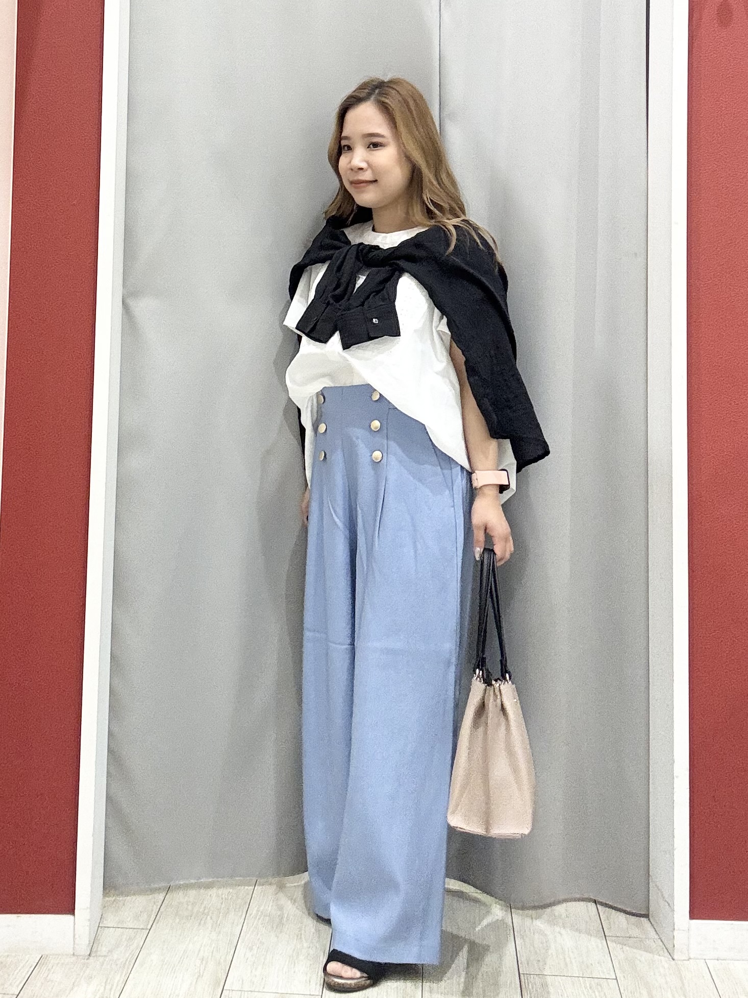 shioさんの「SHOO･LA･RUE｜【体型カバー】ふんわり質感 やわらかこなれシアーシャツ」を使ったコーディネート