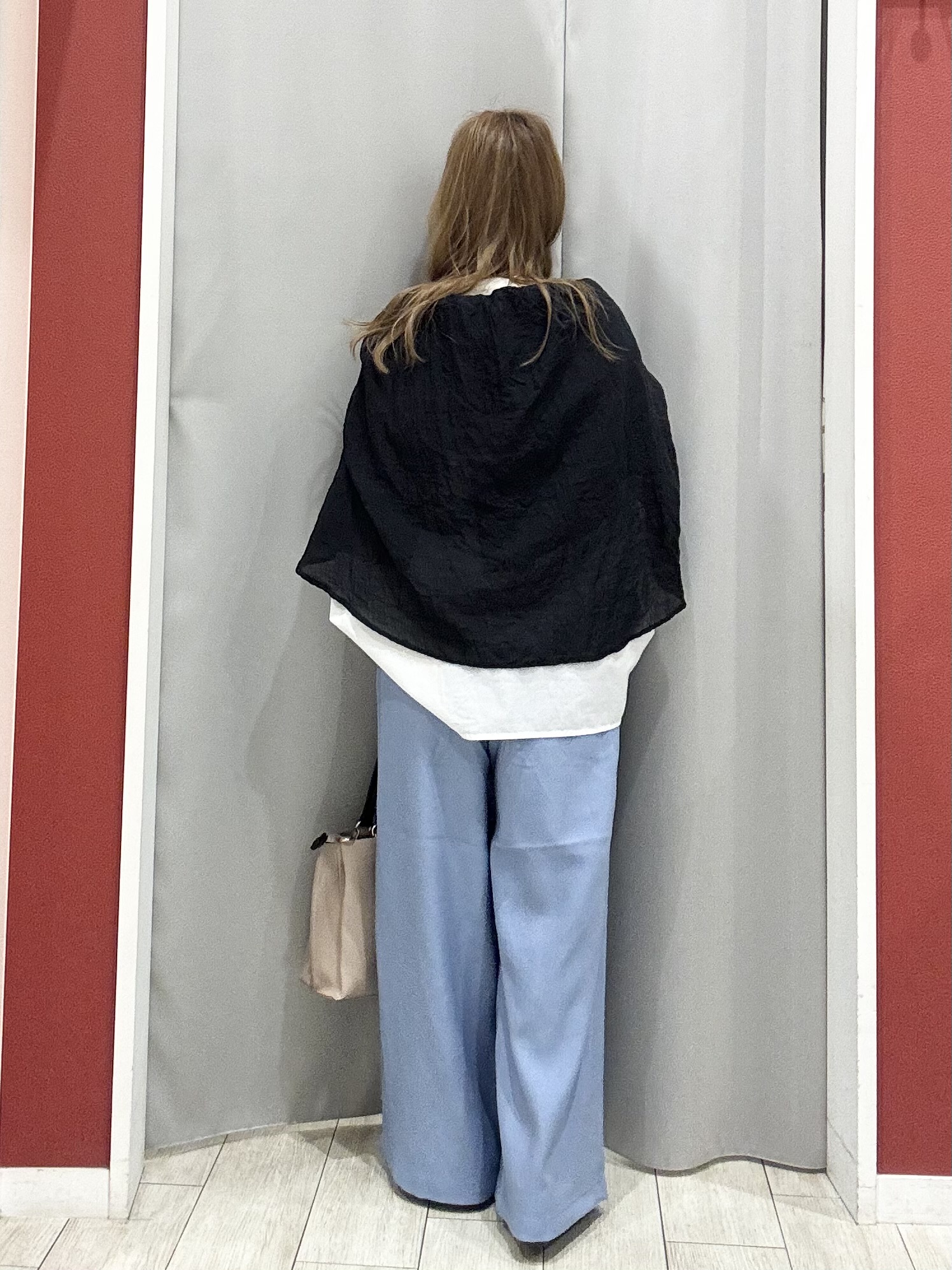 shioさんの「SHOO･LA･RUE｜【体型カバー】ふんわり質感 やわらかこなれシアーシャツ」を使ったコーディネート