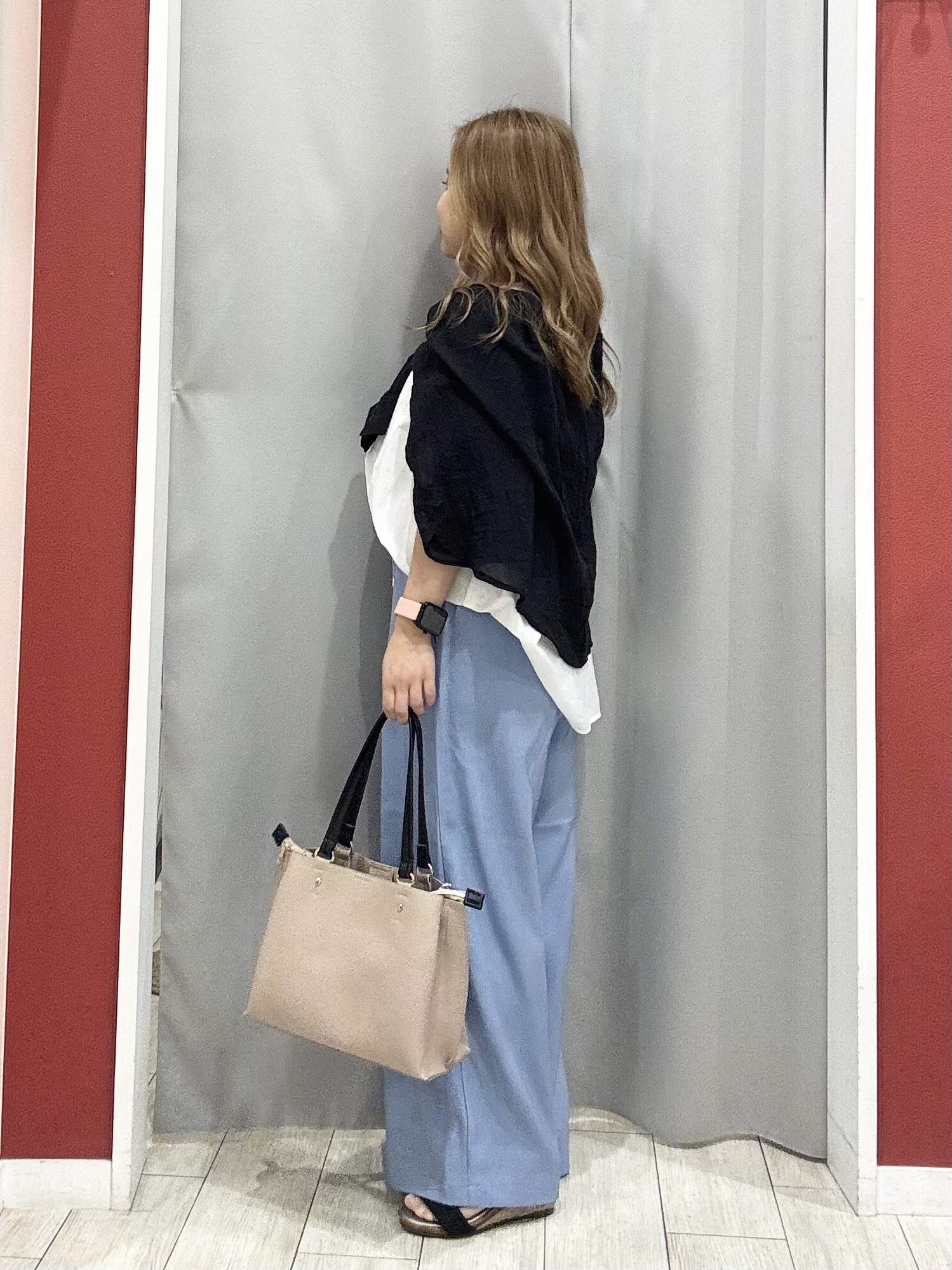 shioさんの「SHOO･LA･RUE｜【体型カバー】ふんわり質感 やわらかこなれシアーシャツ」を使ったコーディネート