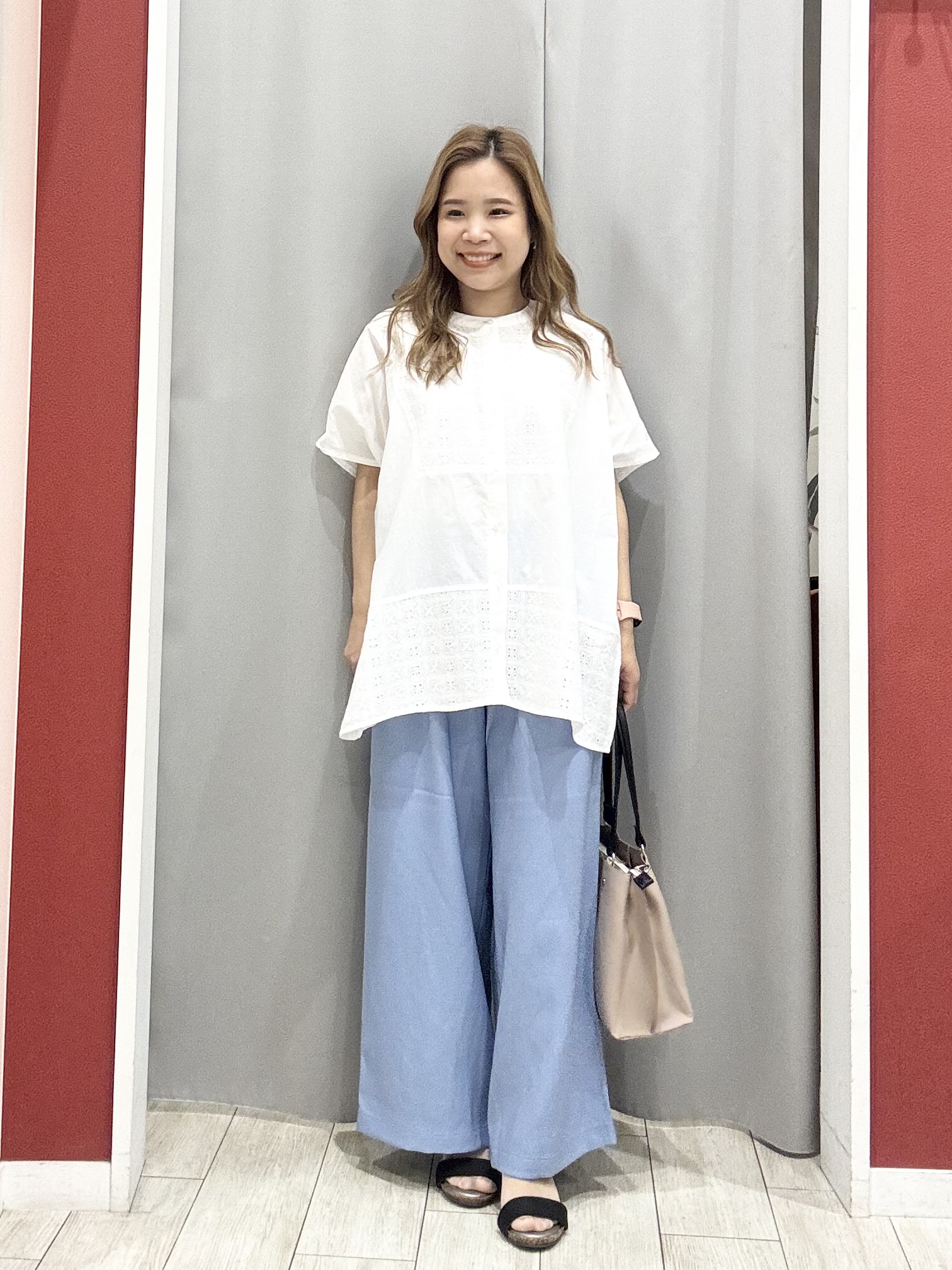 shioさんの「SHOO･LA･RUE｜【体型カバー】ふんわり質感 やわらかこなれシアーシャツ」を使ったコーディネート