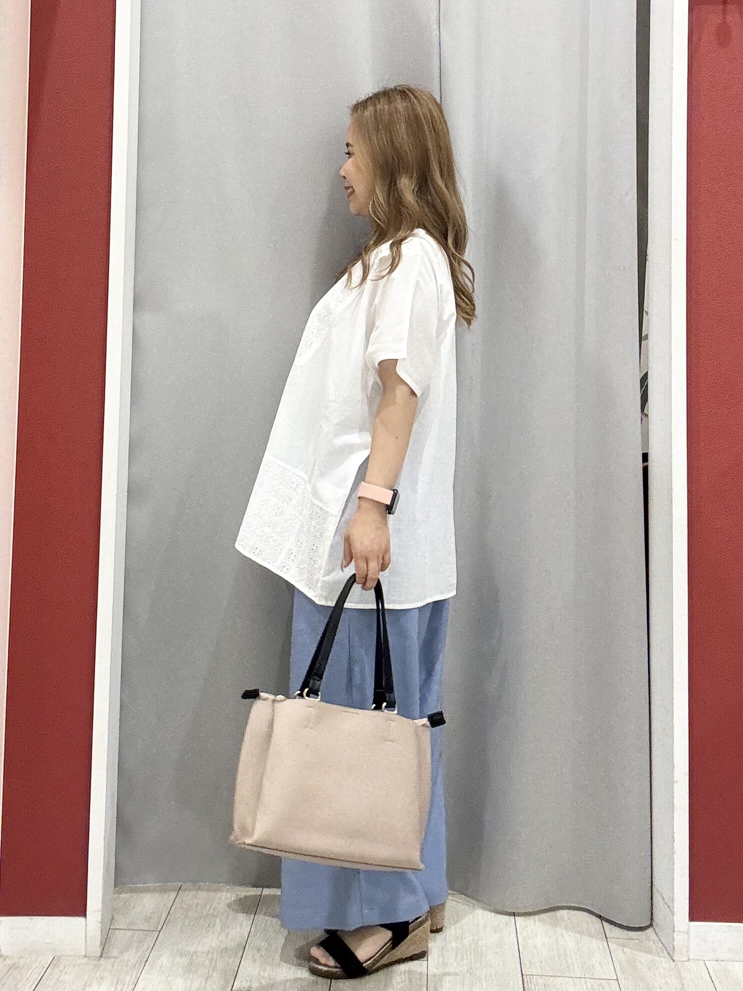 shioさんの「SHOO･LA･RUE｜【体型カバー】ふんわり質感 やわらかこなれシアーシャツ」を使ったコーディネート