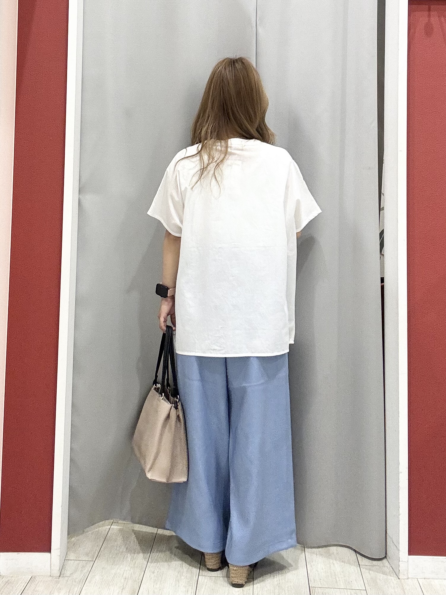 shioさんの「SHOO･LA･RUE｜【体型カバー】ふんわり質感 やわらかこなれシアーシャツ」を使ったコーディネート