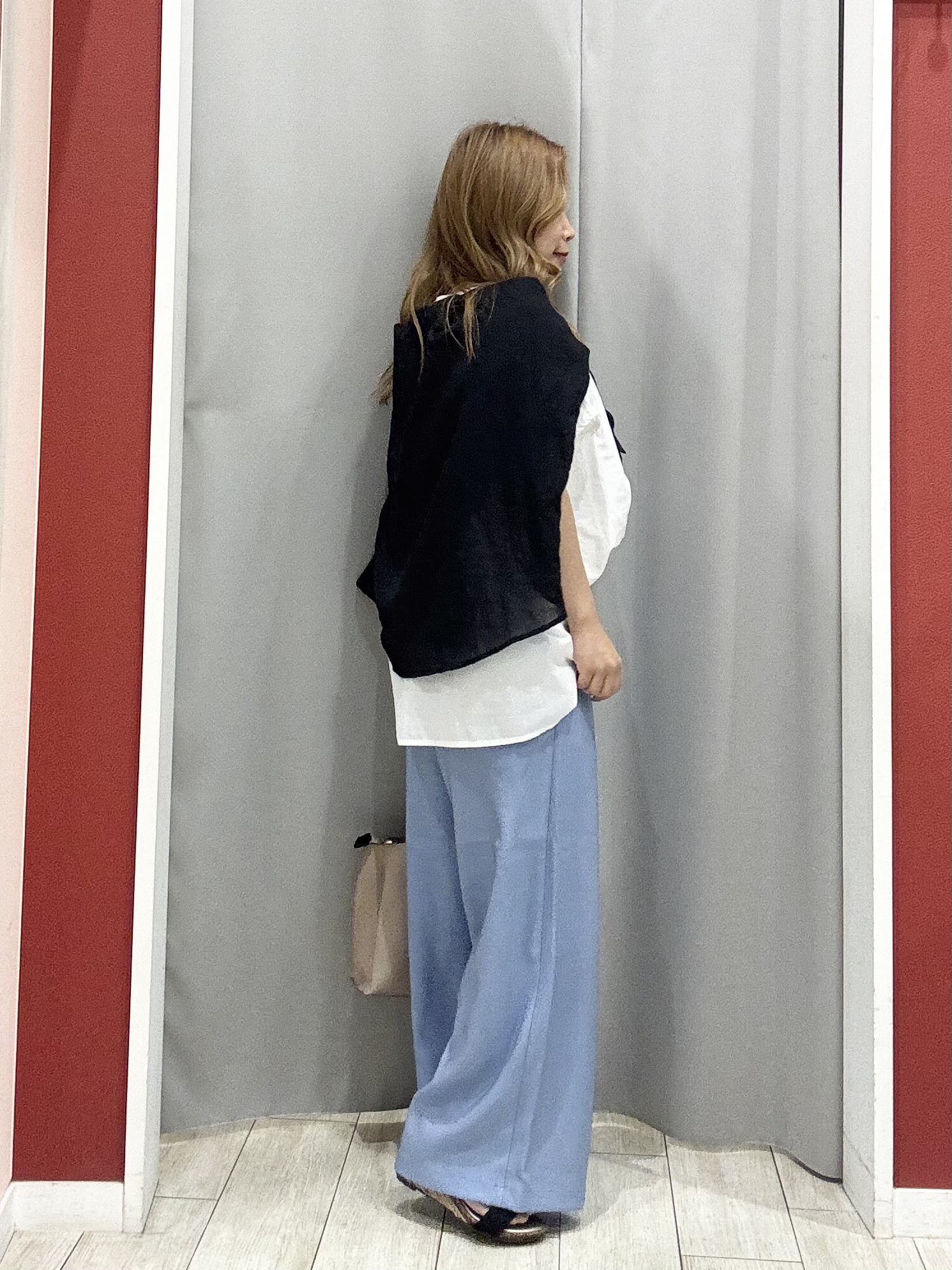 shioさんの「SHOO･LA･RUE｜【体型カバー】ふんわり質感 やわらかこなれシアーシャツ」を使ったコーディネート