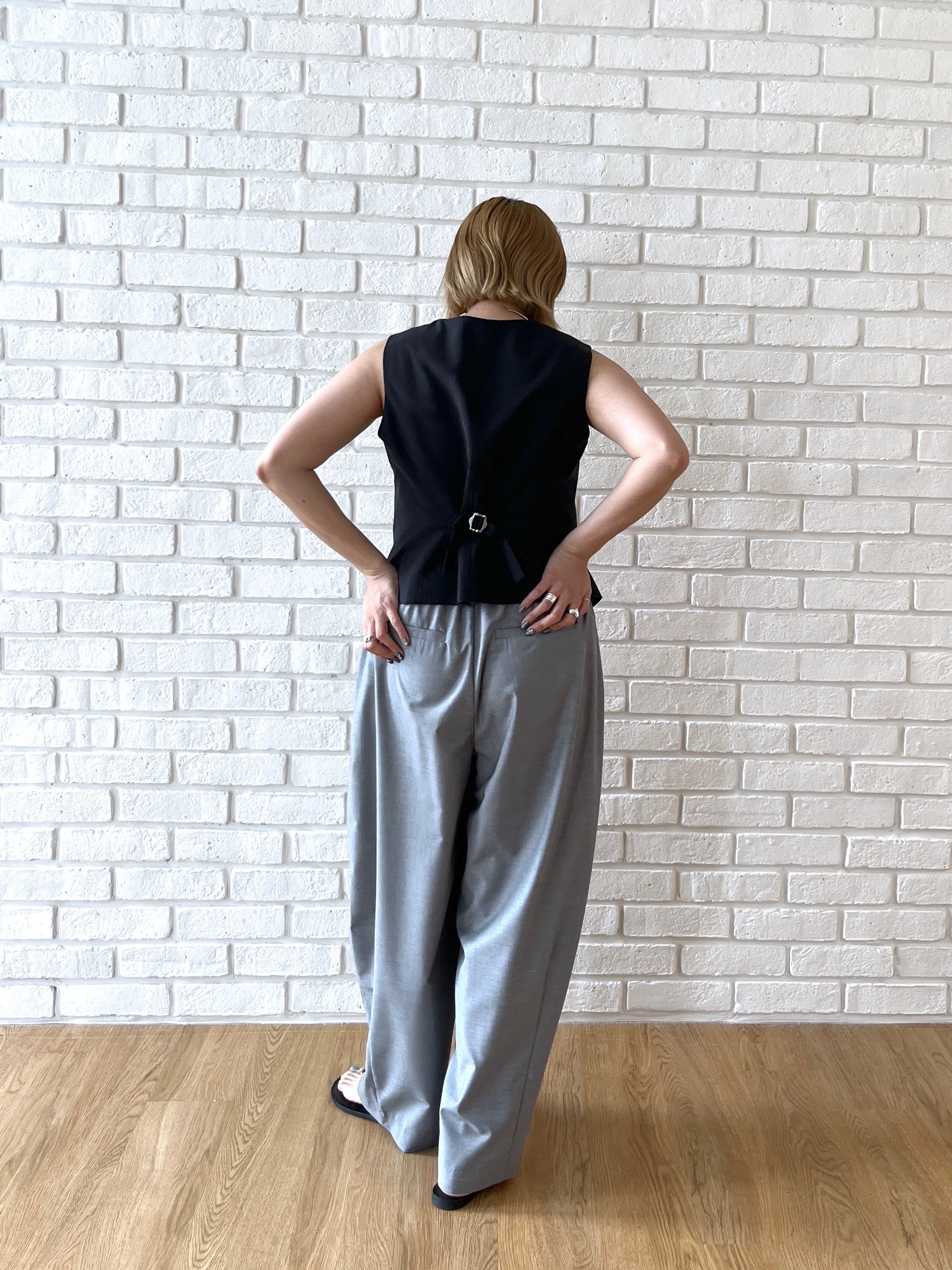 Harukaさんの「INDIVI｜リネンショートジレ」を使ったコーディネート