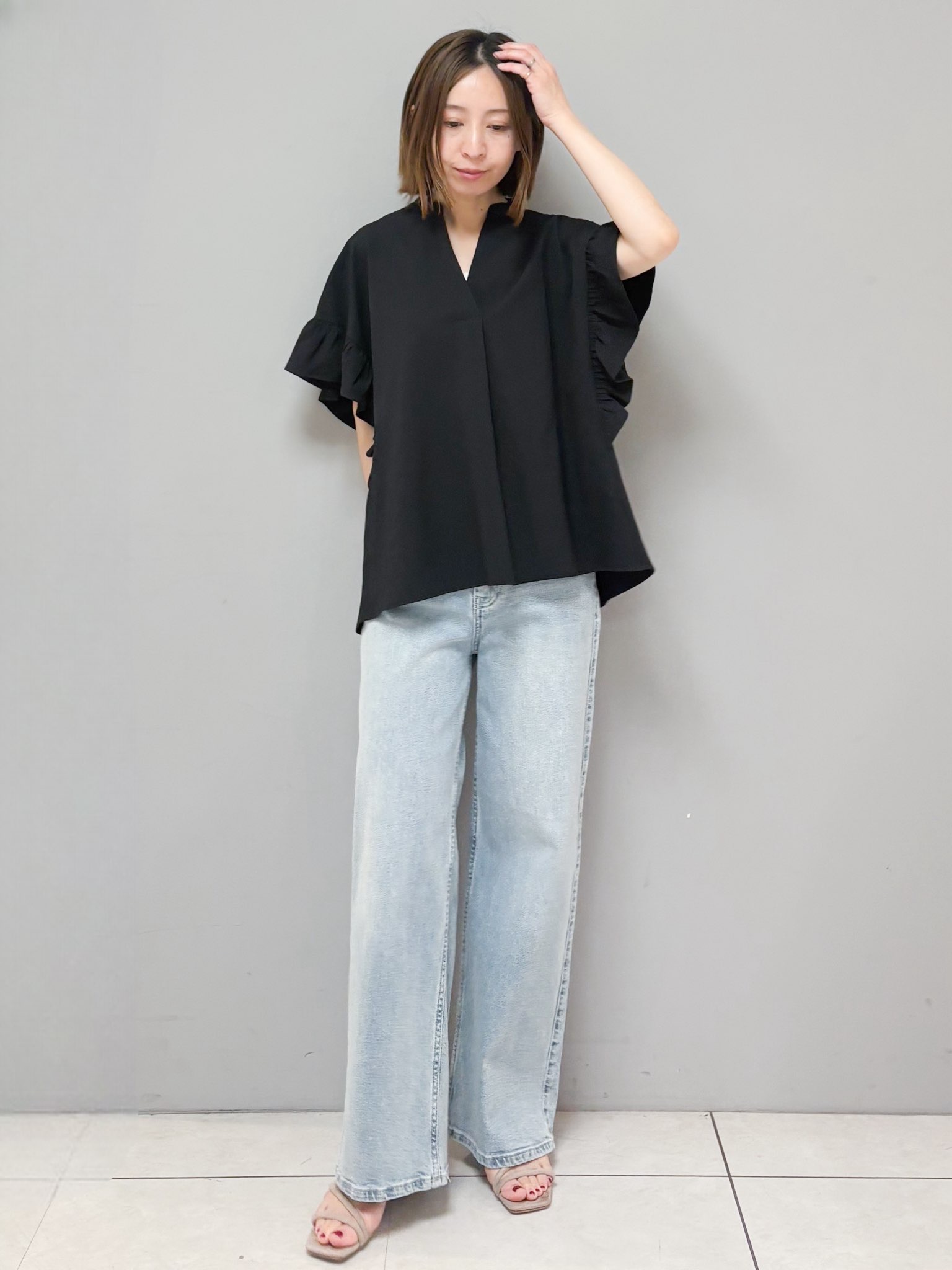 yさんの「OPAQUE.CLIP｜裾フリルドッキングTシャツ【洗濯機OK】」を使ったコーディネート