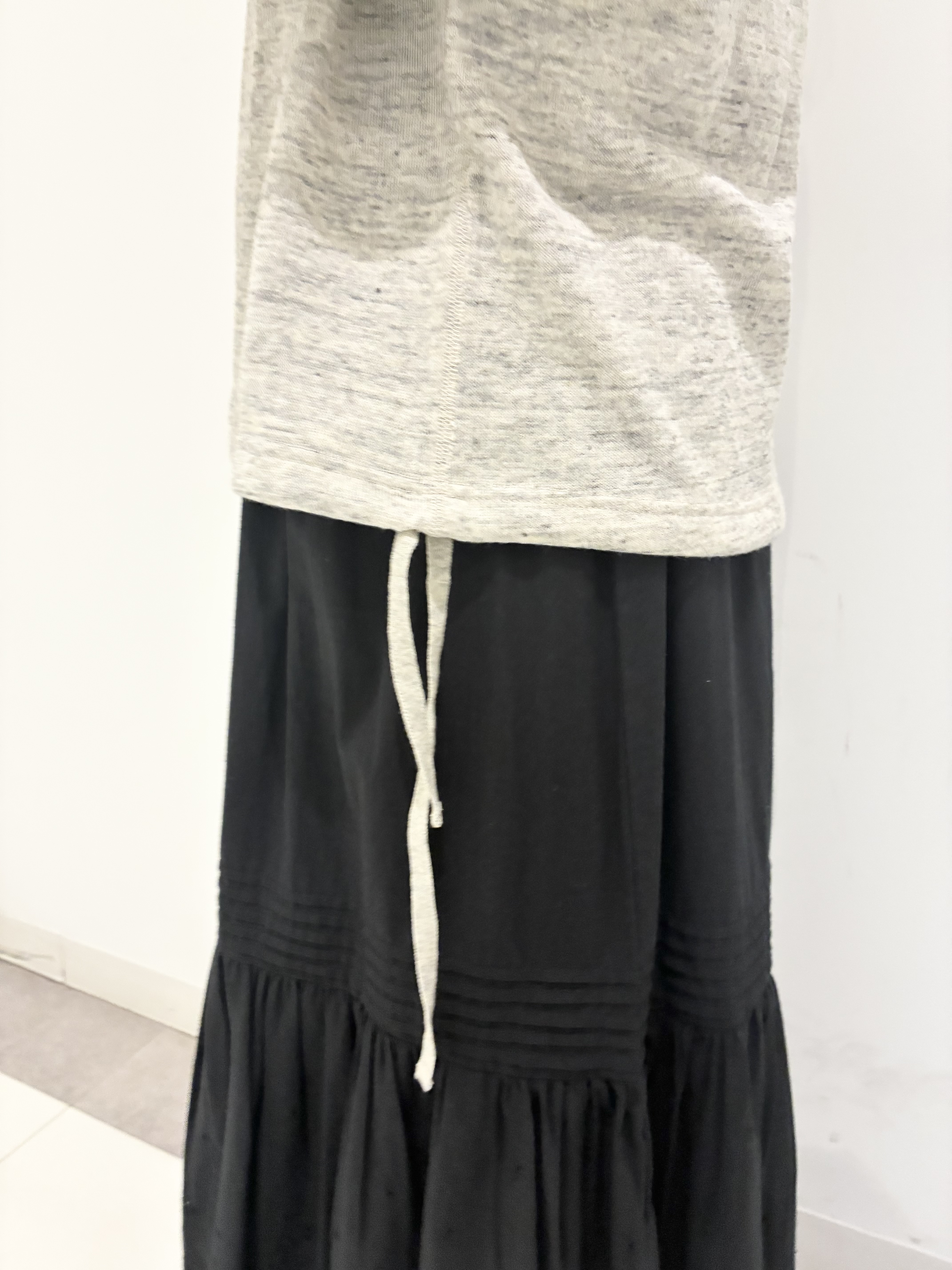 Reecoさんの「DRESSTERIOR｜【ウォッシャブル/セットアップ可】リネン混裏毛ドロストプルオーバー」を使ったコーディネート