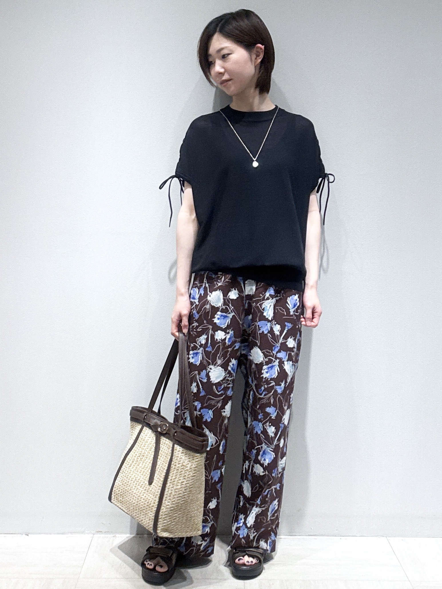 まちこさんの「Reflect｜レースアップスリーブデザインニット」を使ったコーディネート