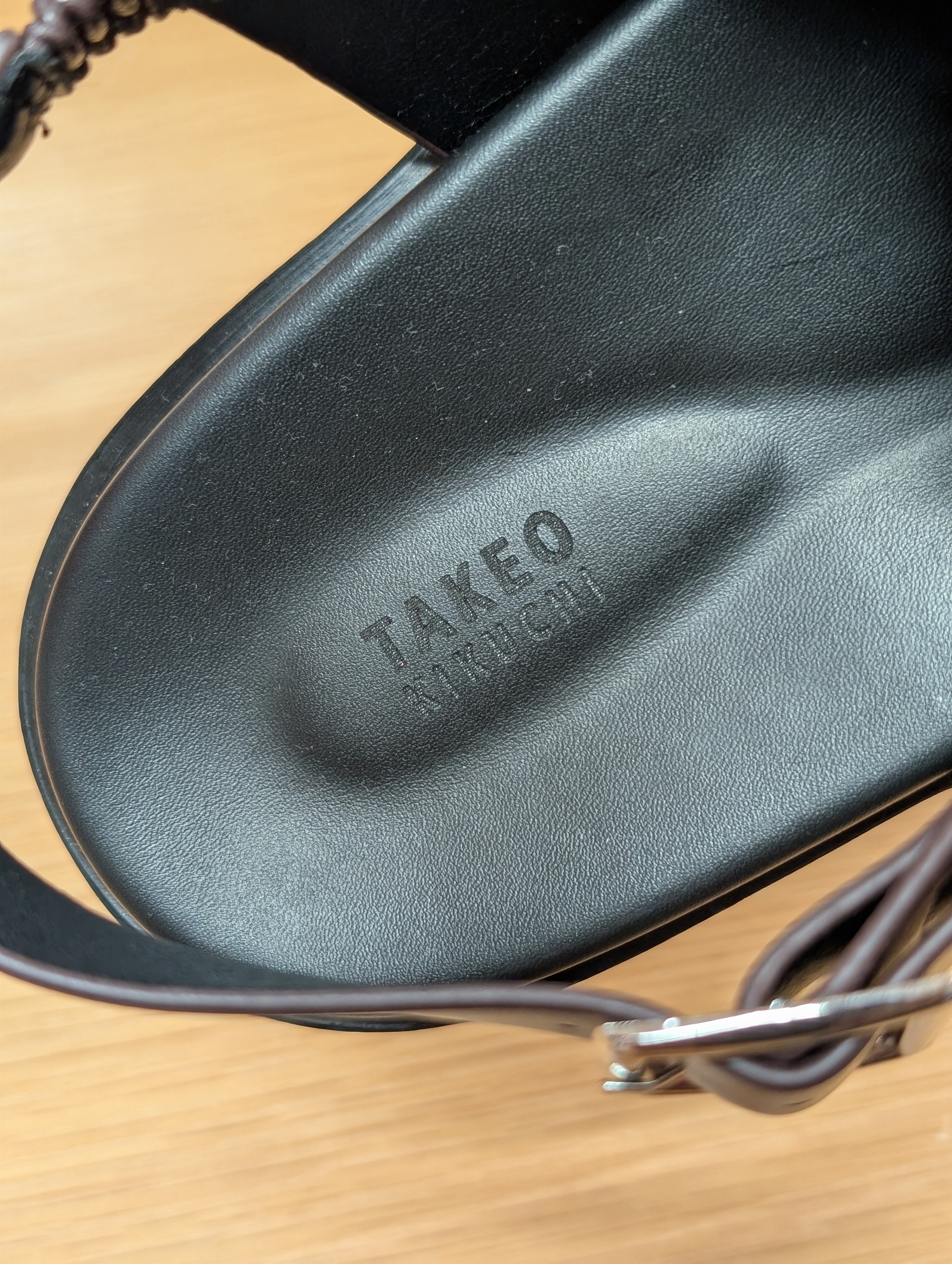 yasuさんの「TAKEO KIKUCHI｜バックストラップサンダル」を使ったコーディネート