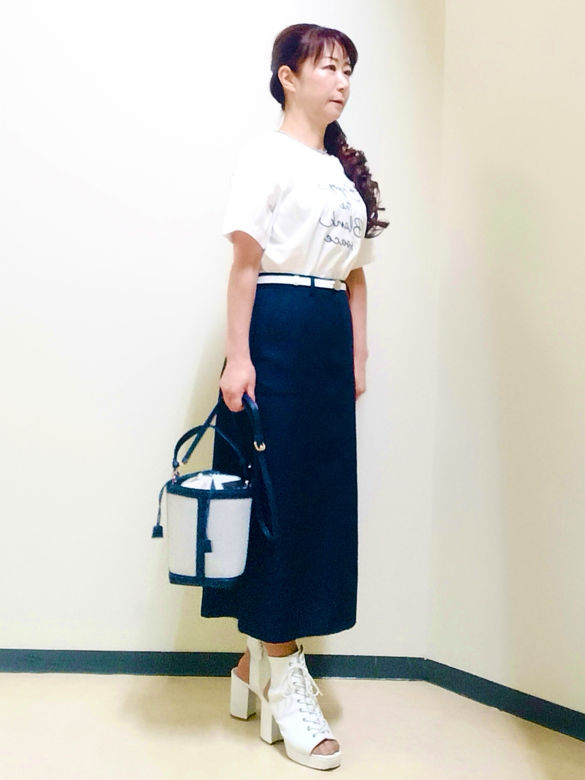 花さんの「Reflect｜【接触冷感】ラインアート刺繍Tシャツ」を使ったコーディネート