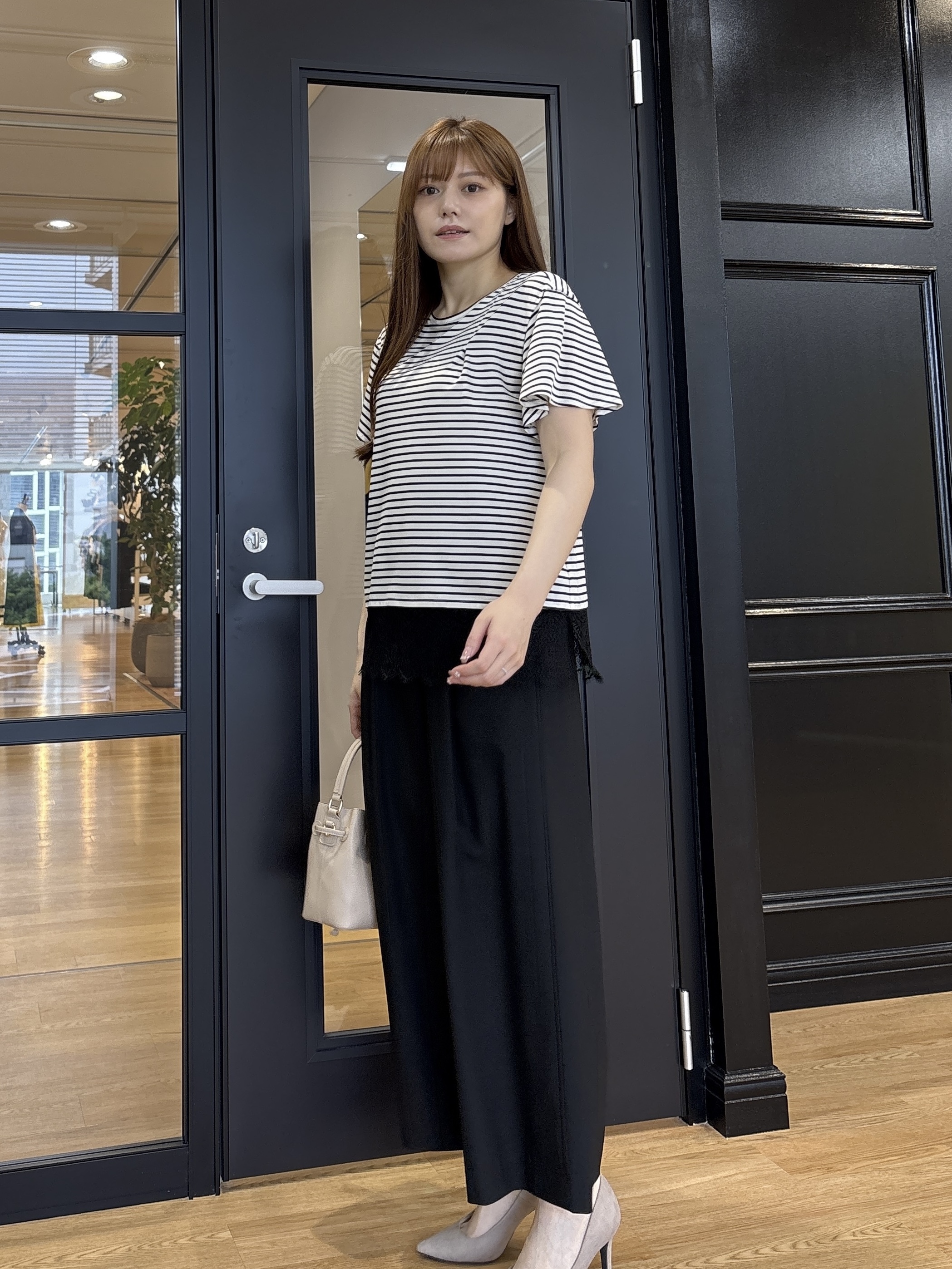 sayaさんの「COUP DE CHANCE｜【手洗い可／日本製／接触冷感】裾レースカットソー」を使ったコーディネート