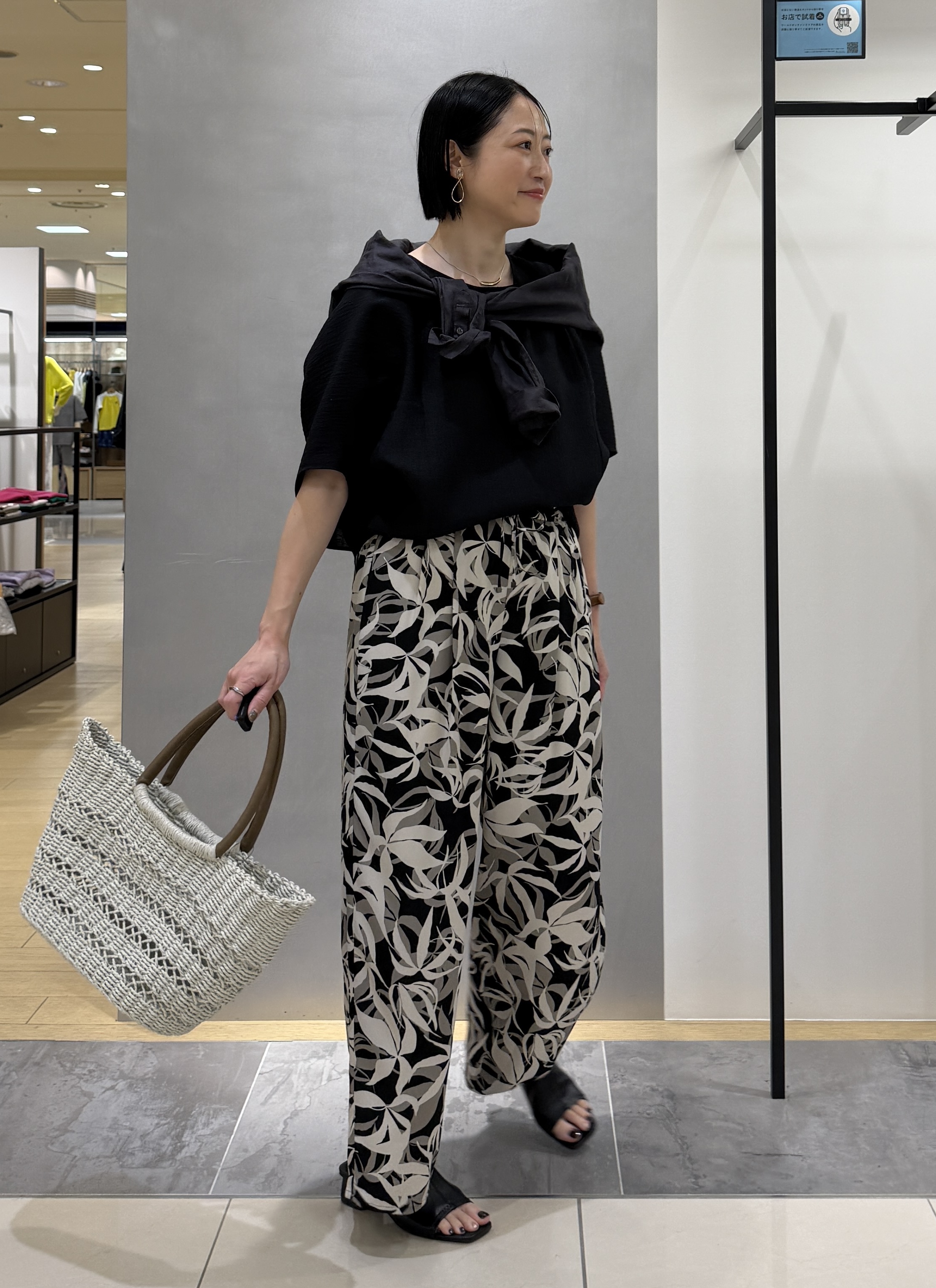 shihoさんの「INDIVI｜【華奢見え】ジャカード ドルマントップス」を使ったコーディネート