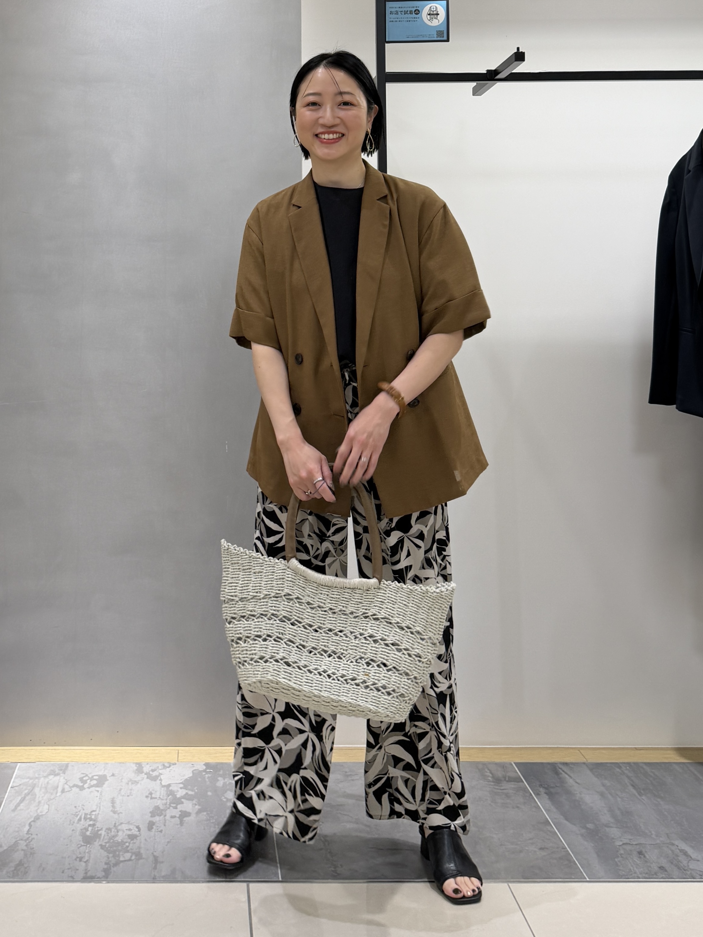 shihoさんの「INDIVI｜【洗える／メッシュ素材／SETUP可能】半袖シアージャケット」を使ったコーディネート
