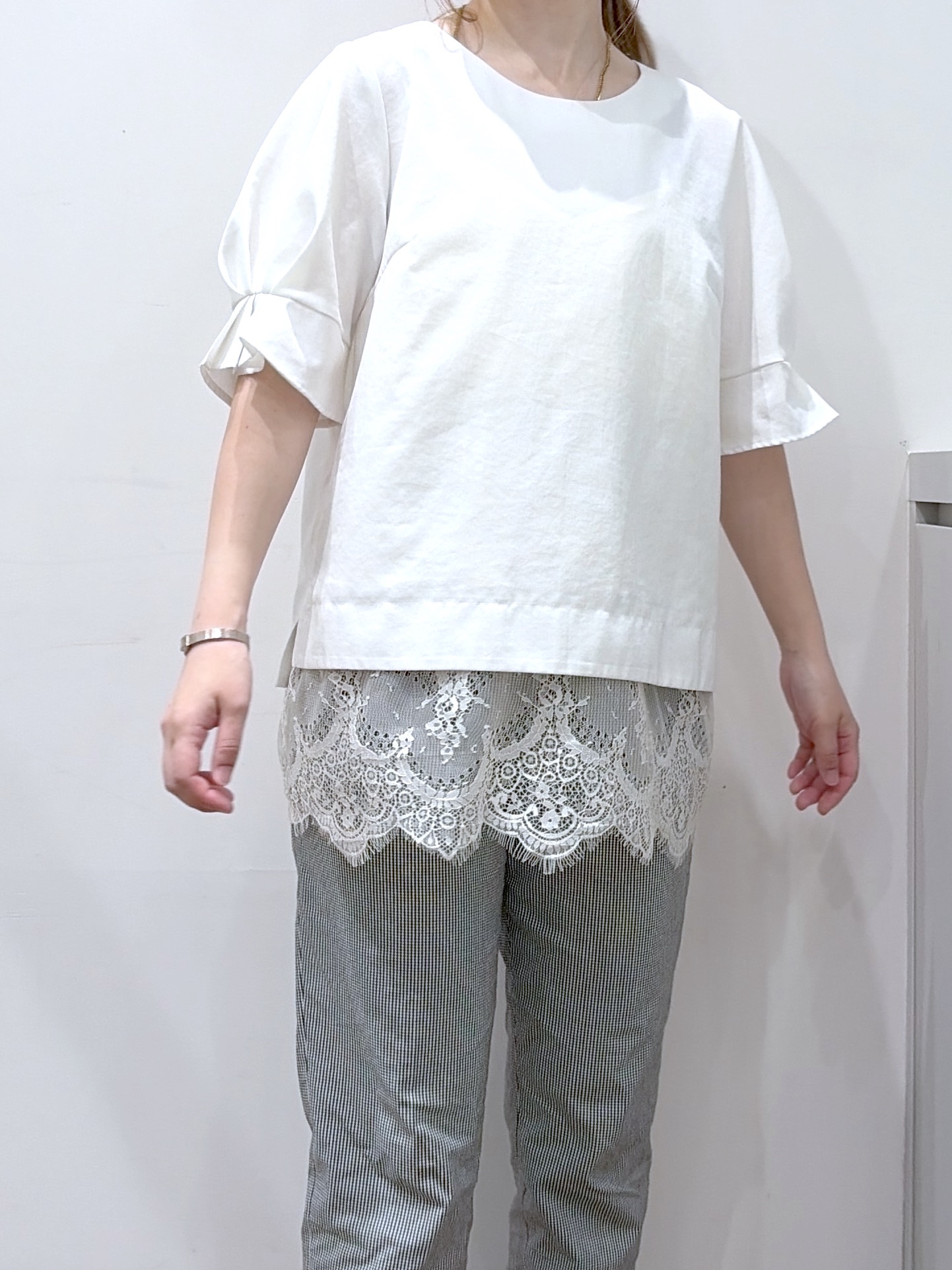 Junさんの「index｜【接触冷感】タックパフスリーブブラウス《吸水速乾／防シワ／洗濯機OK／XS～3L／6col》」を使ったコーディネート