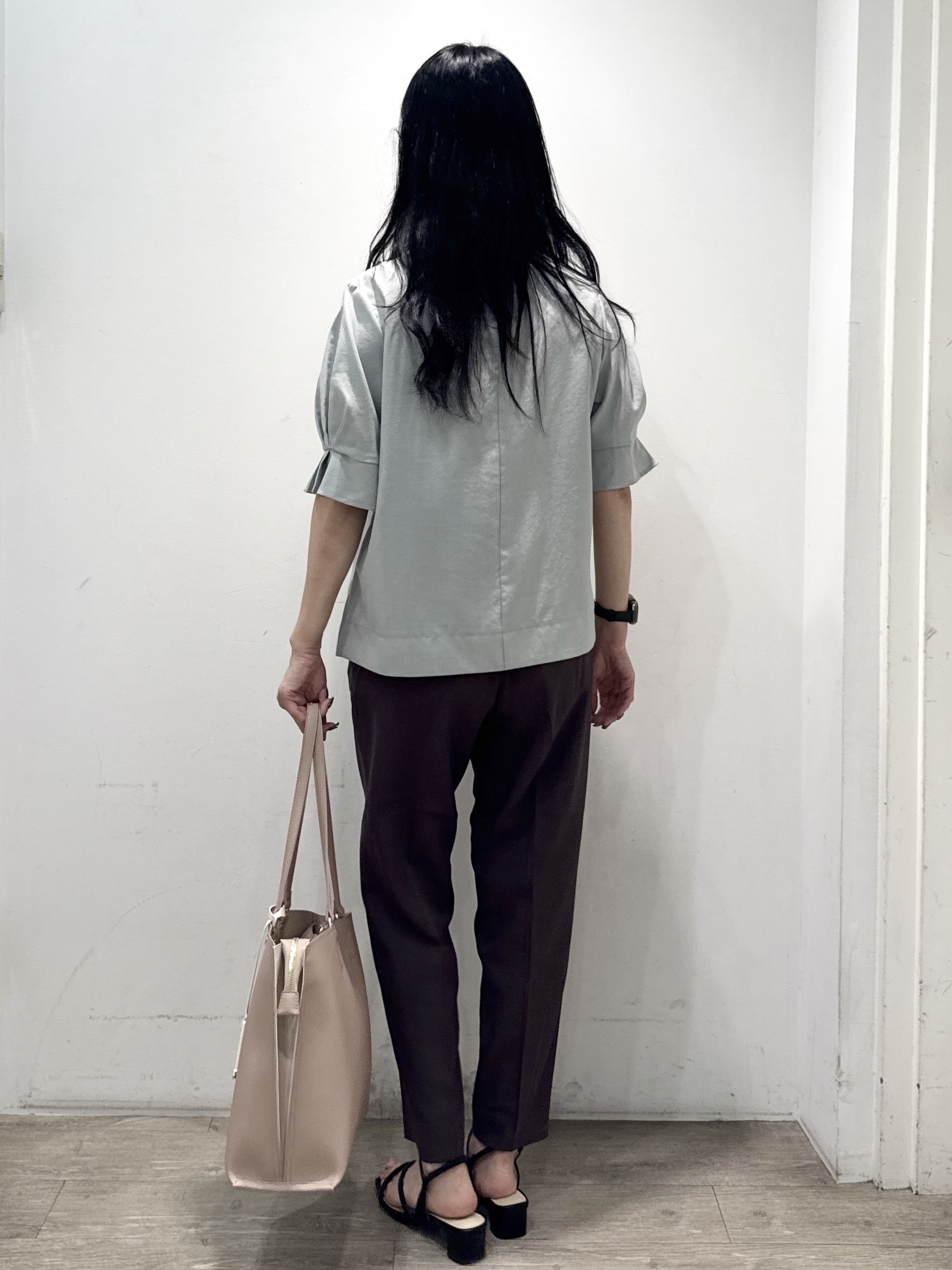 yuicciさんの「OPAQUE.CLIP｜《8色展開／XS-LLサイズ》タックパフスリーブブラウス【洗濯機洗い可／吸水速乾／防シワ／抗ピル】」を使ったコーディネート