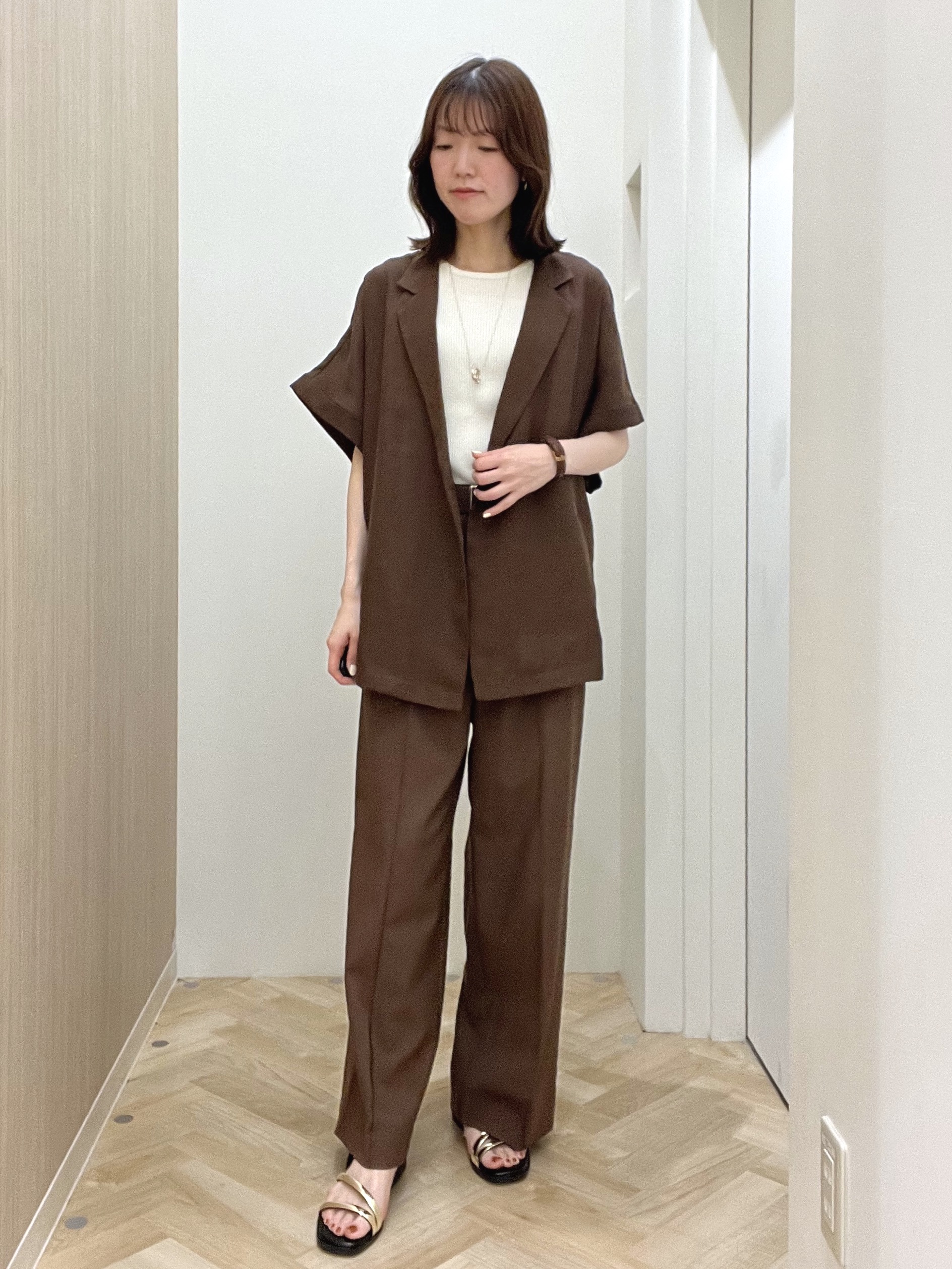  おまつさんの「grove｜【洗濯機OK・ひんやり/SETUP可】シワになりにくいハーフスリーブジャケット」を使ったコーディネート