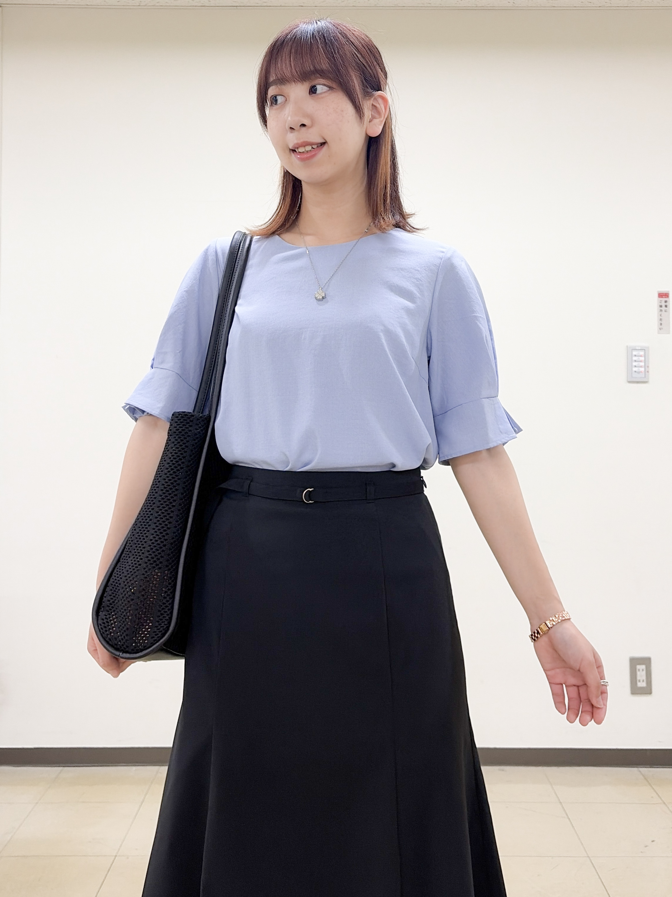 yurinaさんの「index｜【接触冷感】タックパフスリーブブラウス《吸水速乾／防シワ／洗濯機OK／XS～3L／6col》」を使ったコーディネート