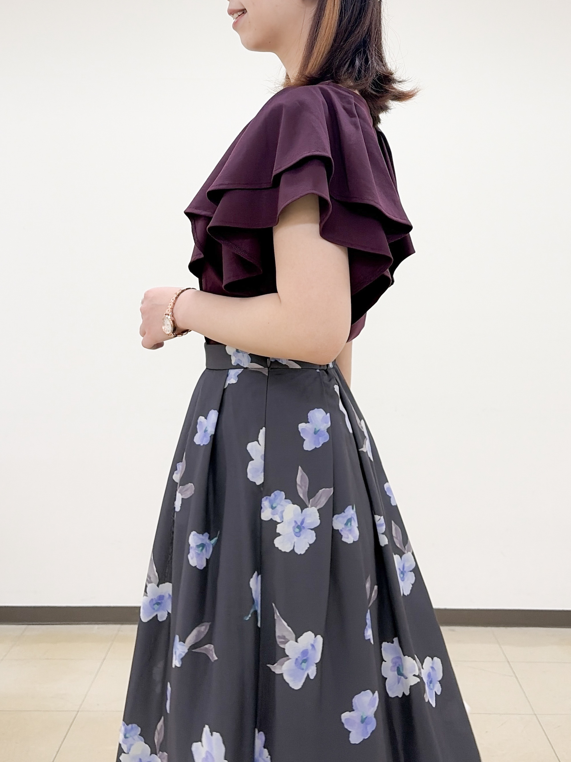 yurinaさんの「index｜【接触冷感】ダブルフレアキーネックトップス《UVケア／洗濯機OK》」を使ったコーディネート