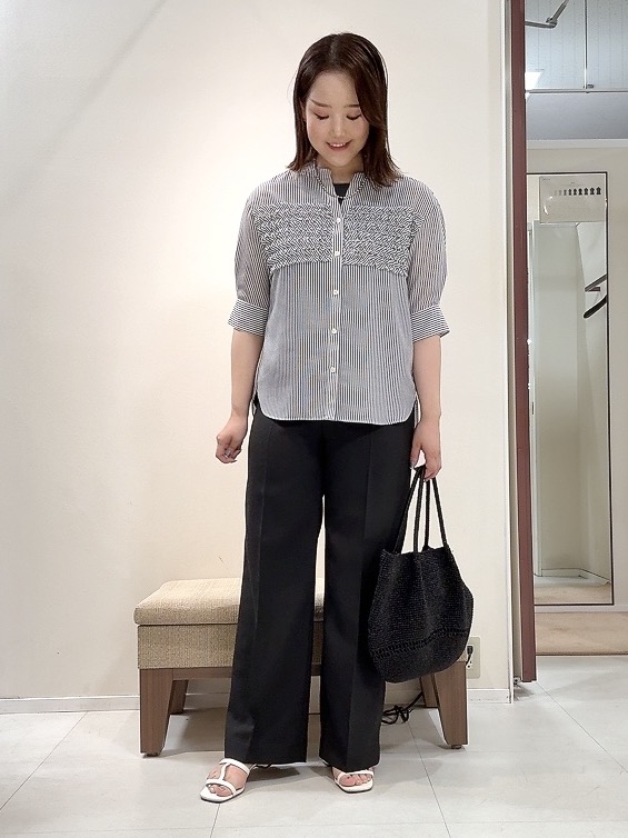 YUIさんの「UNTITLED｜【接触冷感/通気性/洗える】フロントフリルブラウス」を使ったコーディネート