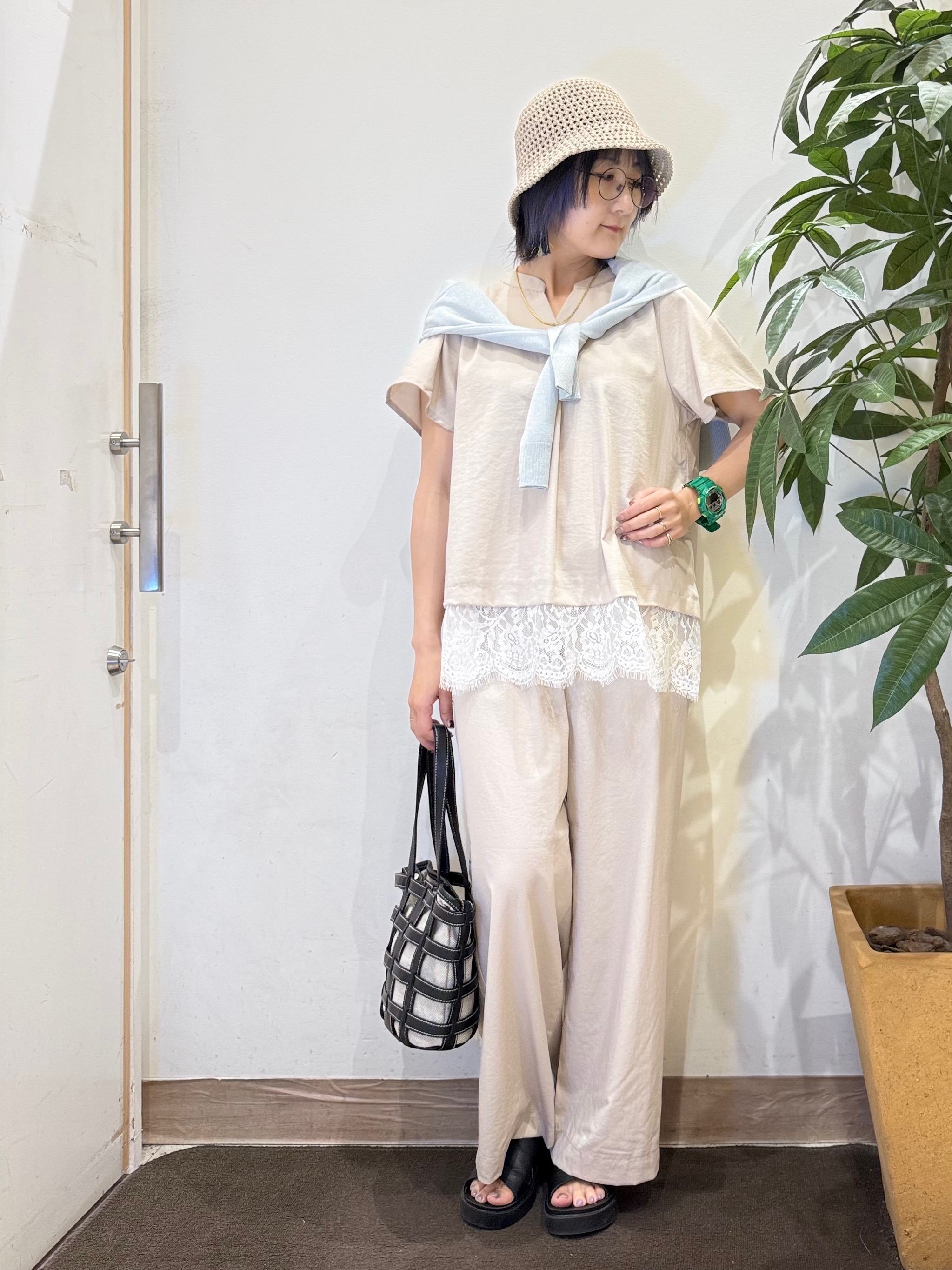 misakiさんの「SHOO･LA･RUE｜【さらり快適/洗濯機可/S-LL】シアーラメカーディガン」を使ったコーディネート
