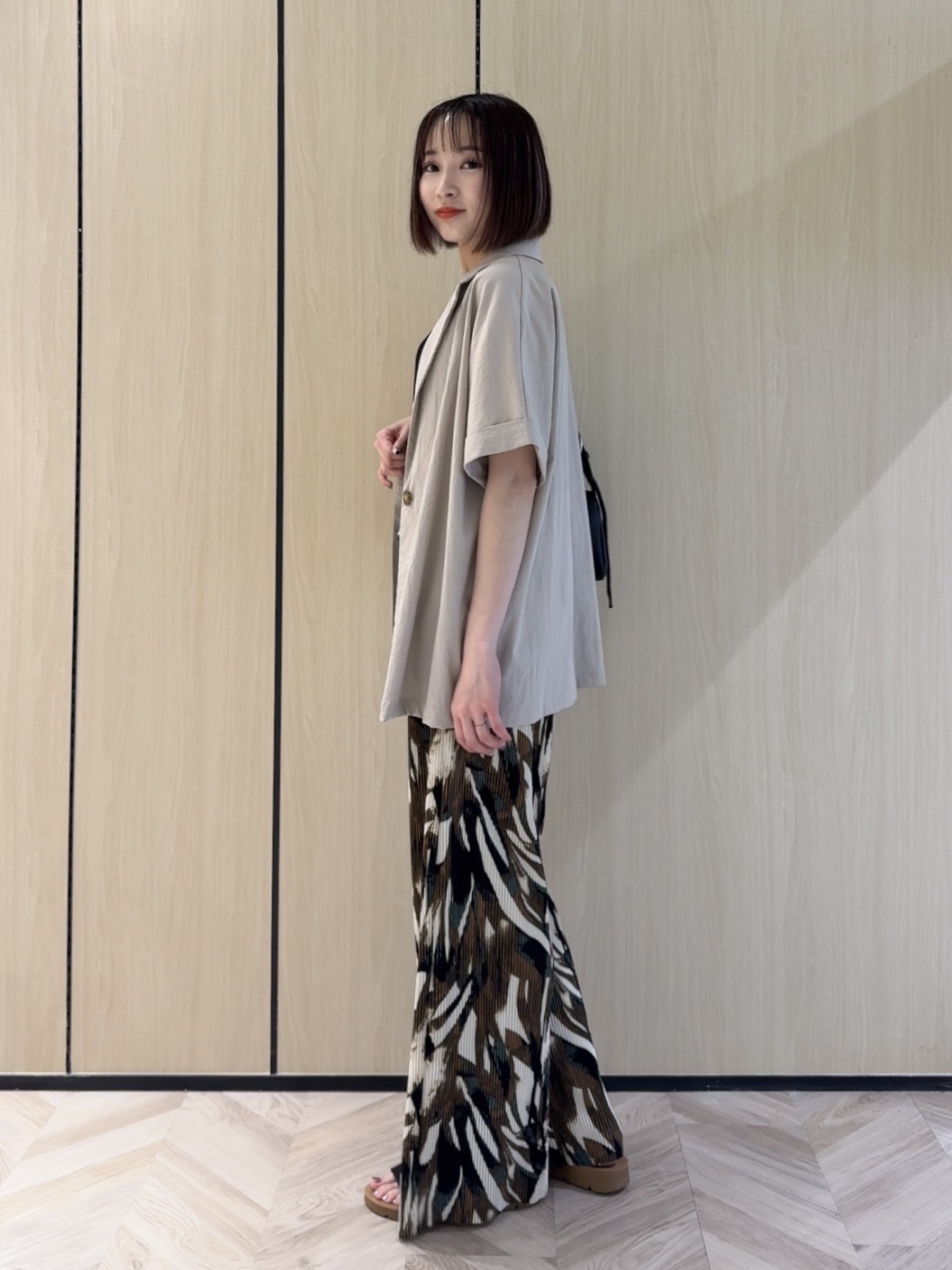 𝐜𝐡𝐢𝐤𝐚さんの「SHOO･LA･RUE｜【高レビュー/洗濯機可/セットアップ可】軽凛(かろりん) ひんやり半袖ジャケット」を使ったコーディネート