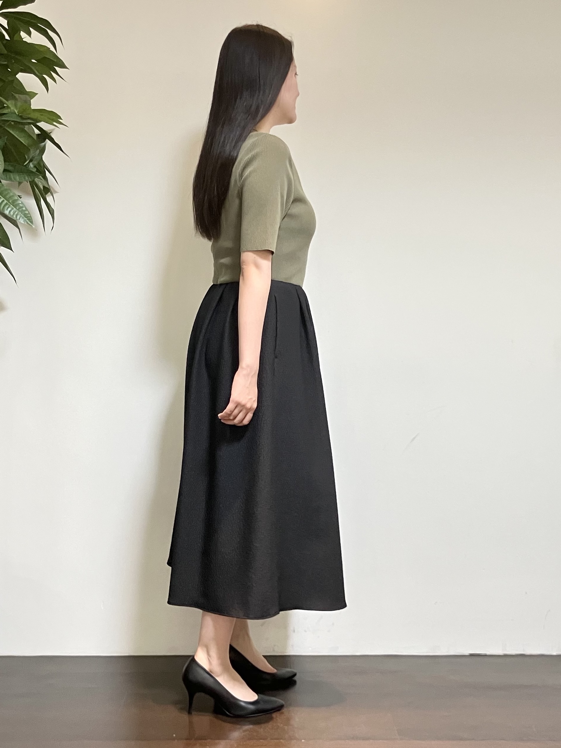 カレンさんの「UNTITLED｜【一枚でサマ見え】ニットドッキングジャガードワンピース」を使ったコーディネート