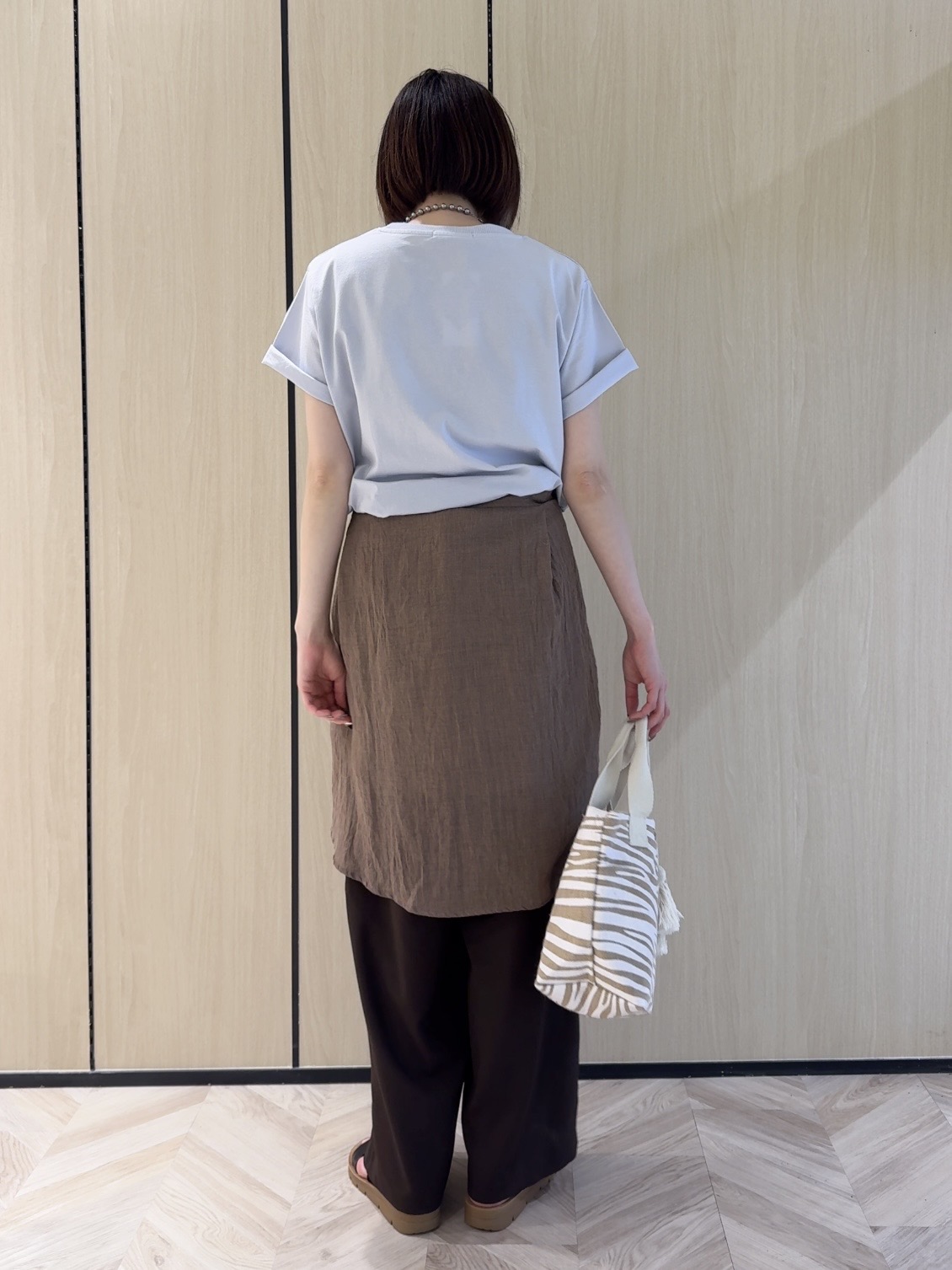 𝐜𝐡𝐢𝐤𝐚さんの「SHOO･LA･RUE｜【綿100%/ひんやり/S-LL】選べる3柄 大人のプリントTシャツ」を使ったコーディネート
