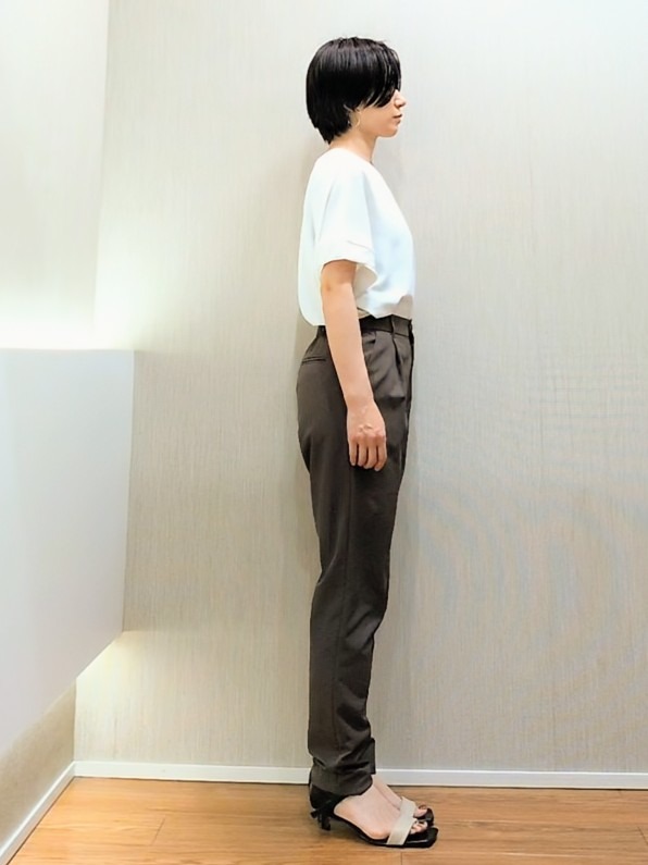 ミズタさんの「UNTITLED｜【前後2WAY/はっ水/セットアップ可】リラクシーフレンチスリーブブラウス」を使ったコーディネート