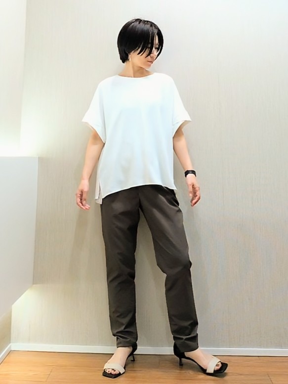 ミズタさんの「UNTITLED｜【前後2WAY/はっ水/セットアップ可】リラクシーフレンチスリーブブラウス」を使ったコーディネート