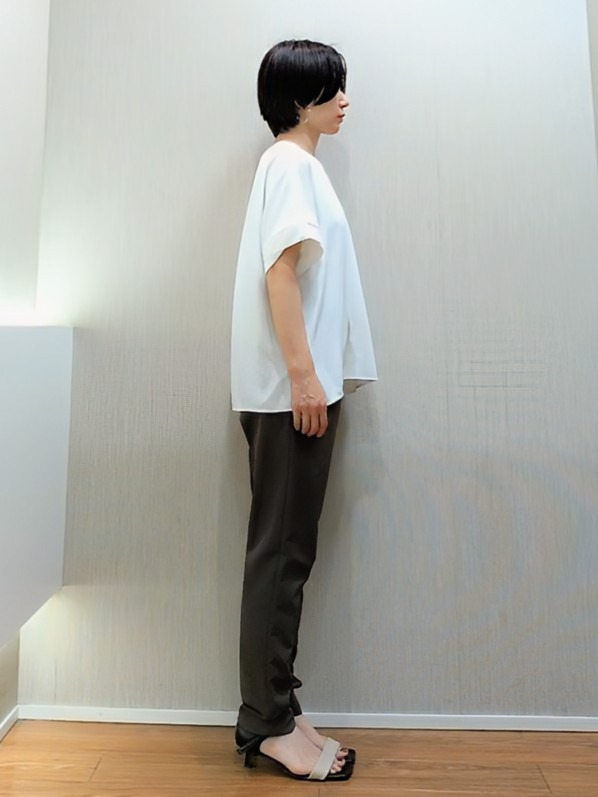 ミズタさんの「UNTITLED｜【前後2WAY/はっ水/セットアップ可】リラクシーフレンチスリーブブラウス」を使ったコーディネート
