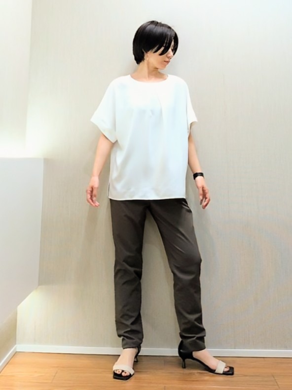 ミズタさんの「UNTITLED｜【前後2WAY/はっ水/セットアップ可】リラクシーフレンチスリーブブラウス」を使ったコーディネート