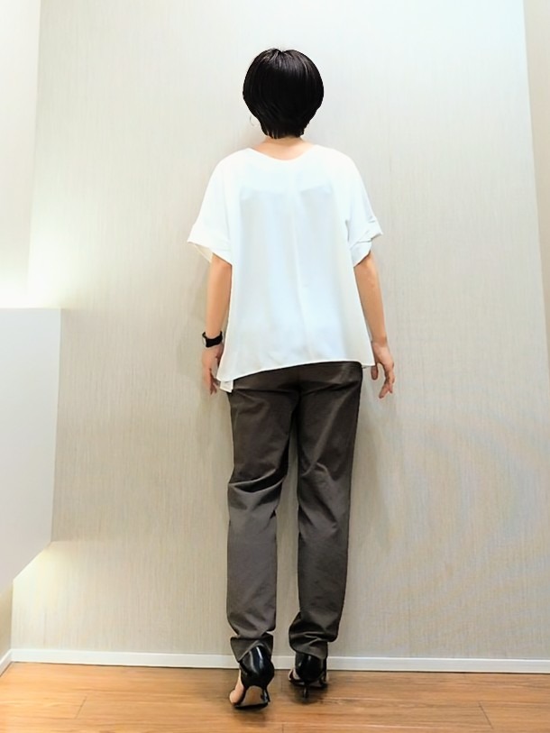 ミズタさんの「UNTITLED｜【前後2WAY/はっ水/セットアップ可】リラクシーフレンチスリーブブラウス」を使ったコーディネート