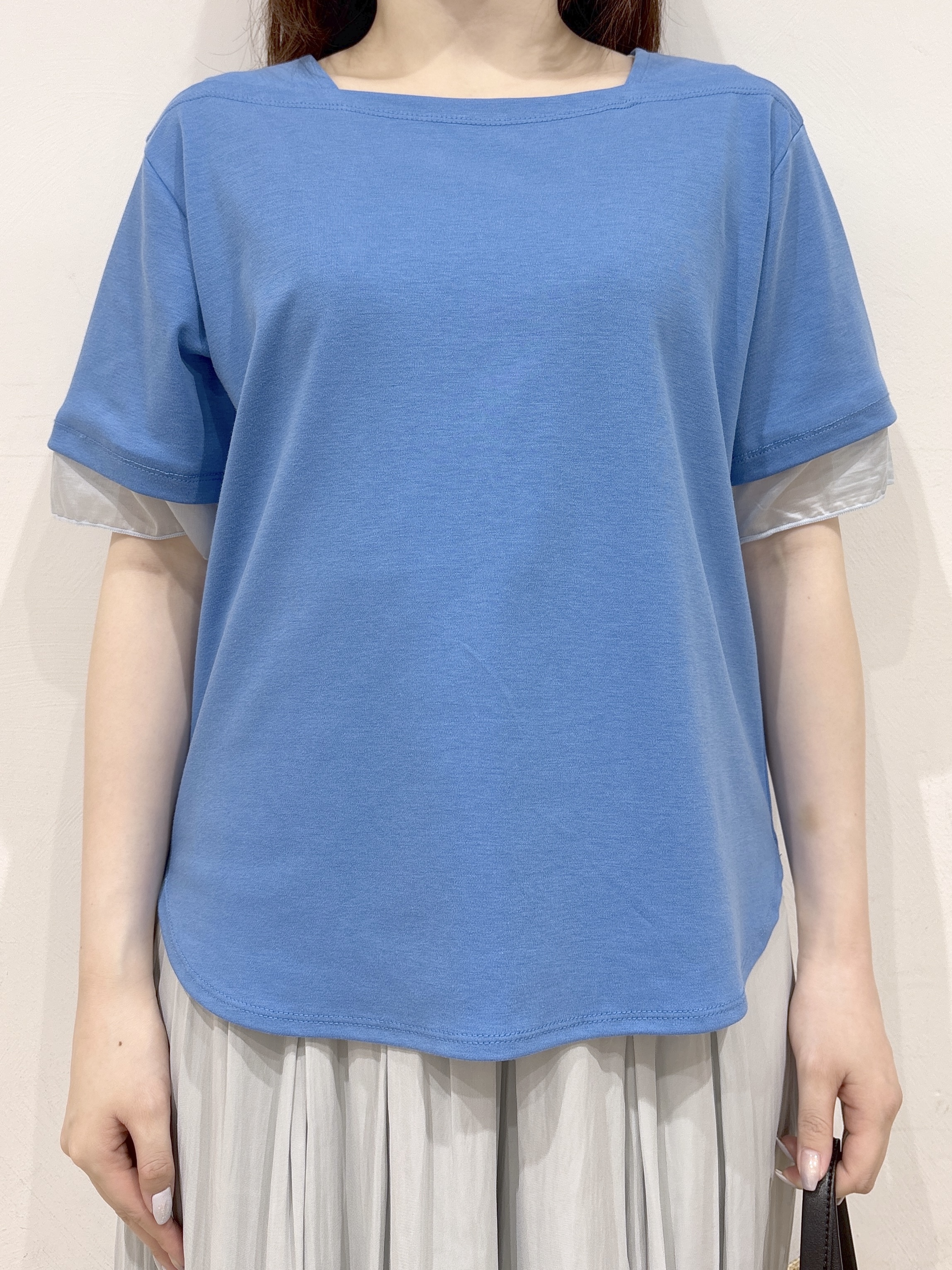 るーさんの「grove｜【二の腕カバー/UVカット・ひんやり】袖口シアースクエアネックTシャツ」を使ったコーディネート