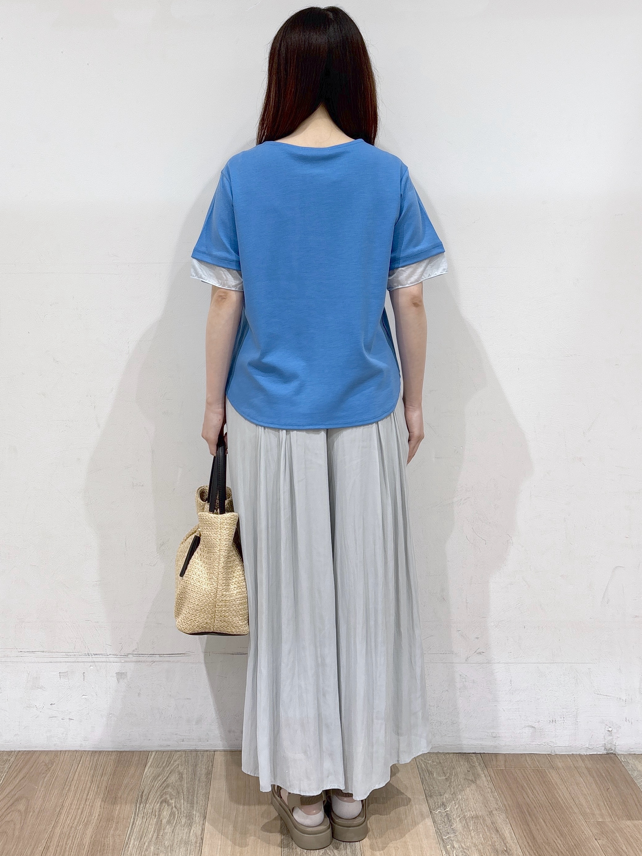 るーさんの「grove｜【二の腕カバー/UVカット・ひんやり】袖口シアースクエアネックTシャツ」を使ったコーディネート