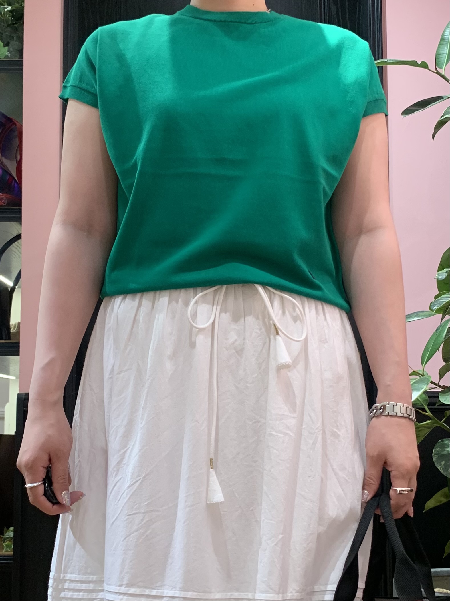 SAKAIさんの「DRESSTERIOR｜【ウォッシャブル】コットンシルクフレンチスリーブニット」を使ったコーディネート