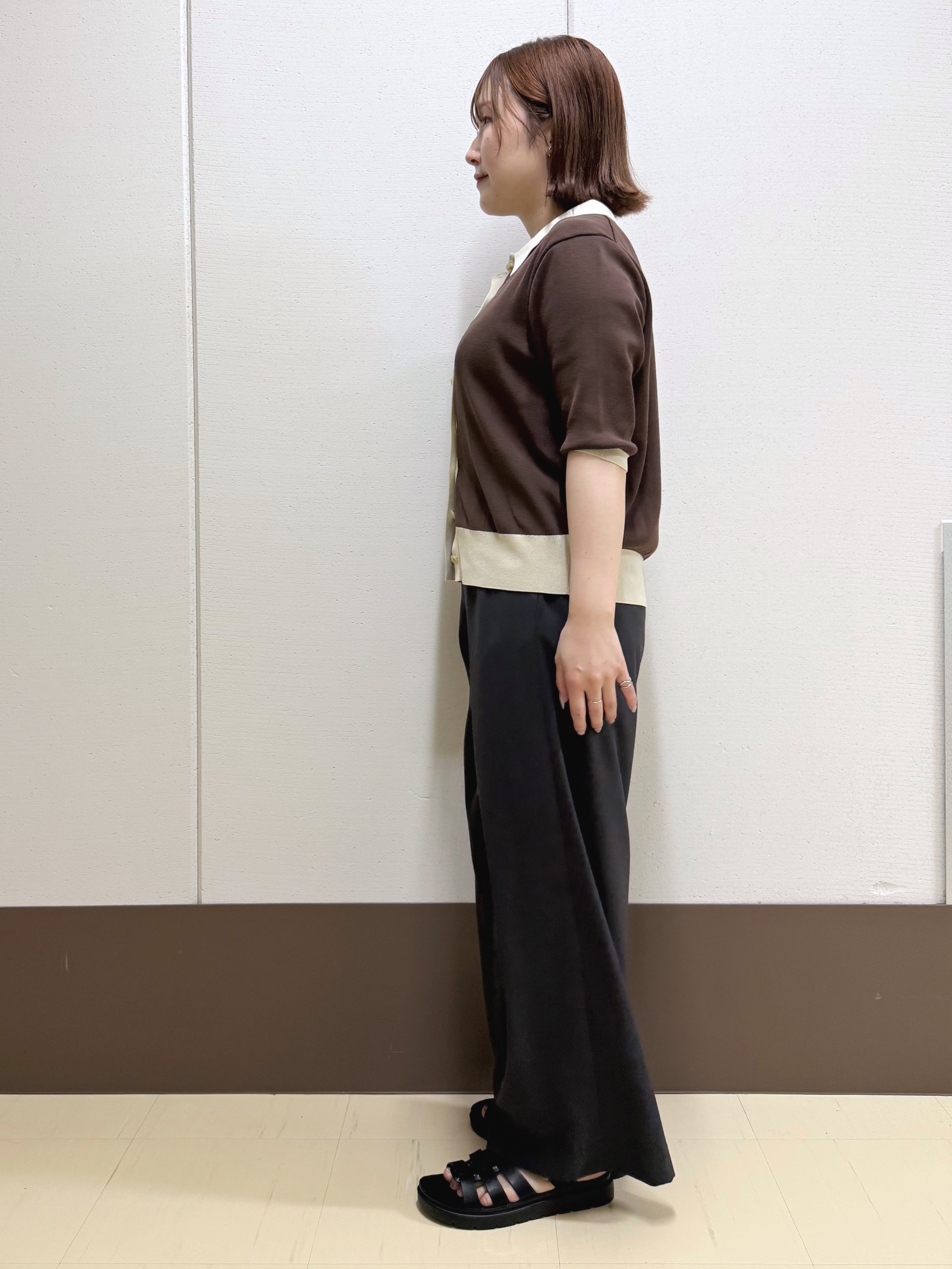 Rikoさんの「INDIVI｜【バイカラー】衿付きシャツ風ニット」を使ったコーディネート