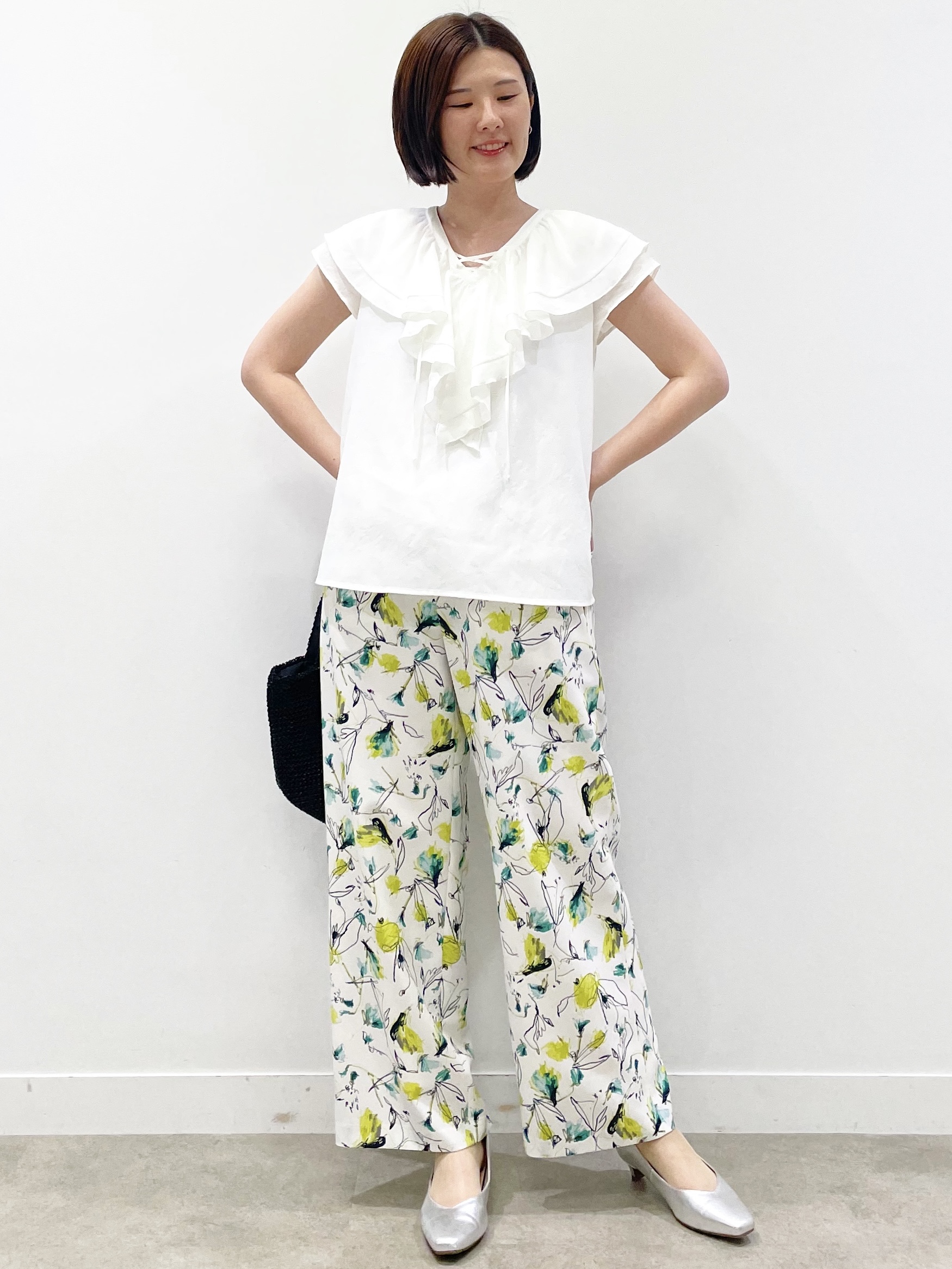 あやたかさんの「Reflect｜【通気性あり／涼しい／マシンウォッシャブル】フリルブラウス」を使ったコーディネート