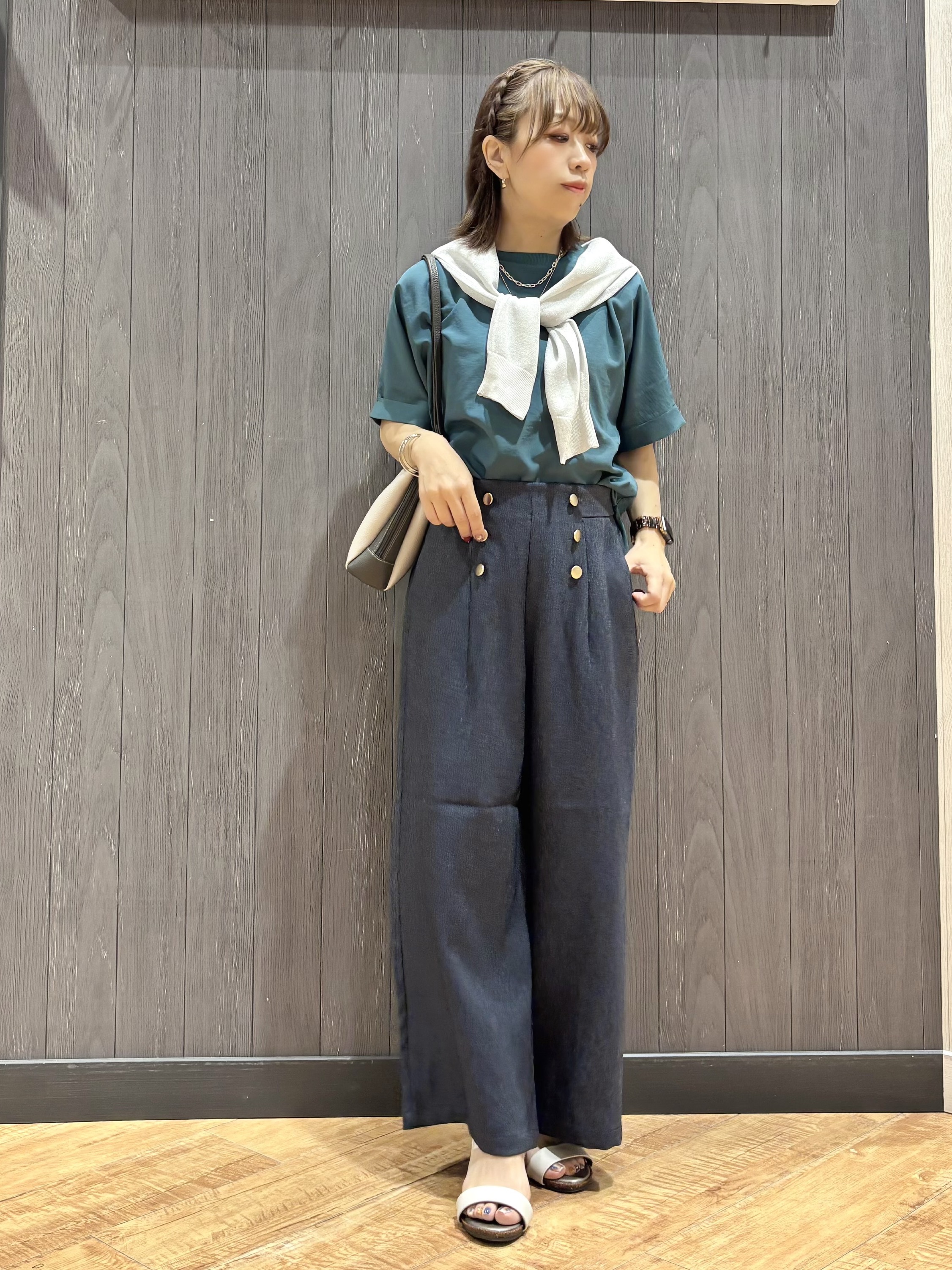 meiさんの「SHOO･LA･RUE｜【ひんやり/着丈選べる/体型カバー】洗濯後しわになりにくい さらさらドルマンブラウス」を使ったコーディネート