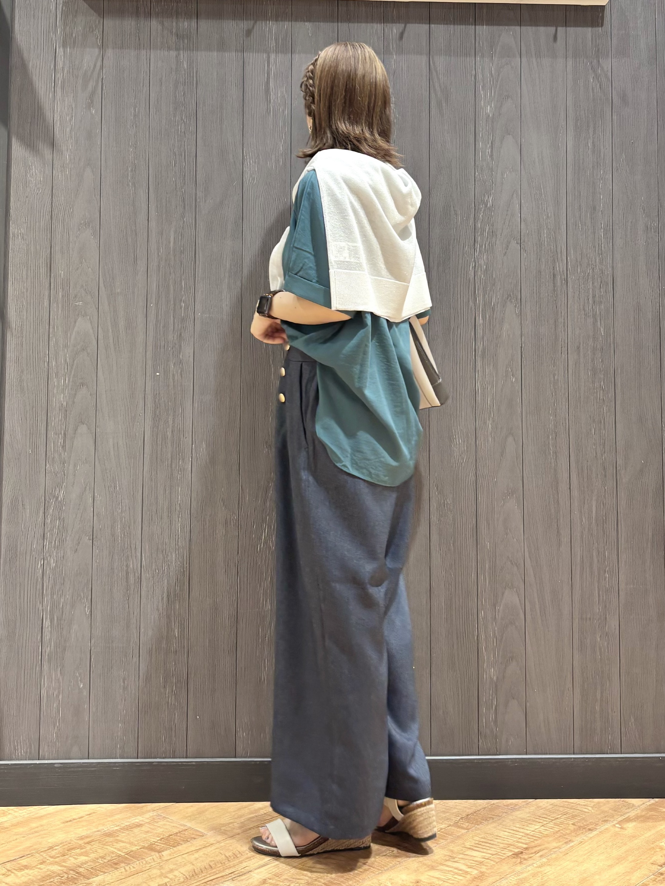 meiさんの「SHOO･LA･RUE｜【ひんやり/着丈選べる/体型カバー】洗濯後しわになりにくい さらさらドルマンブラウス」を使ったコーディネート