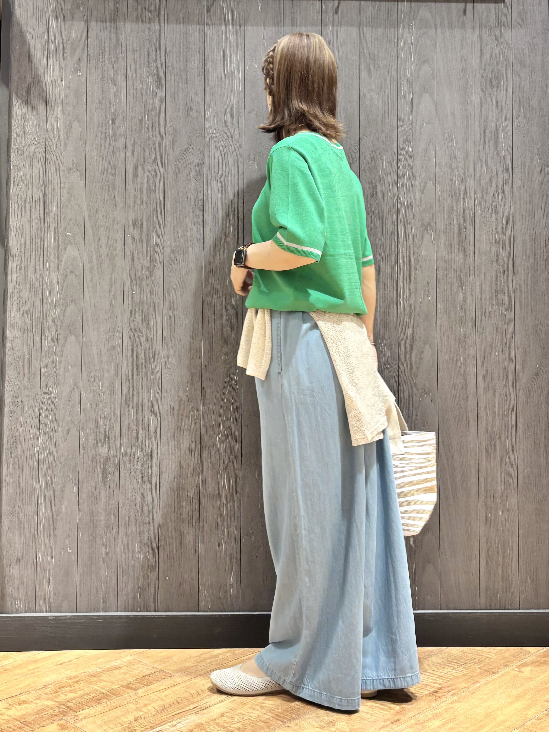 meiさんの「SHOO･LA･RUE｜【洗濯機可/S-LL】キラッと華やか ラメライン五分袖ニット」を使ったコーディネート