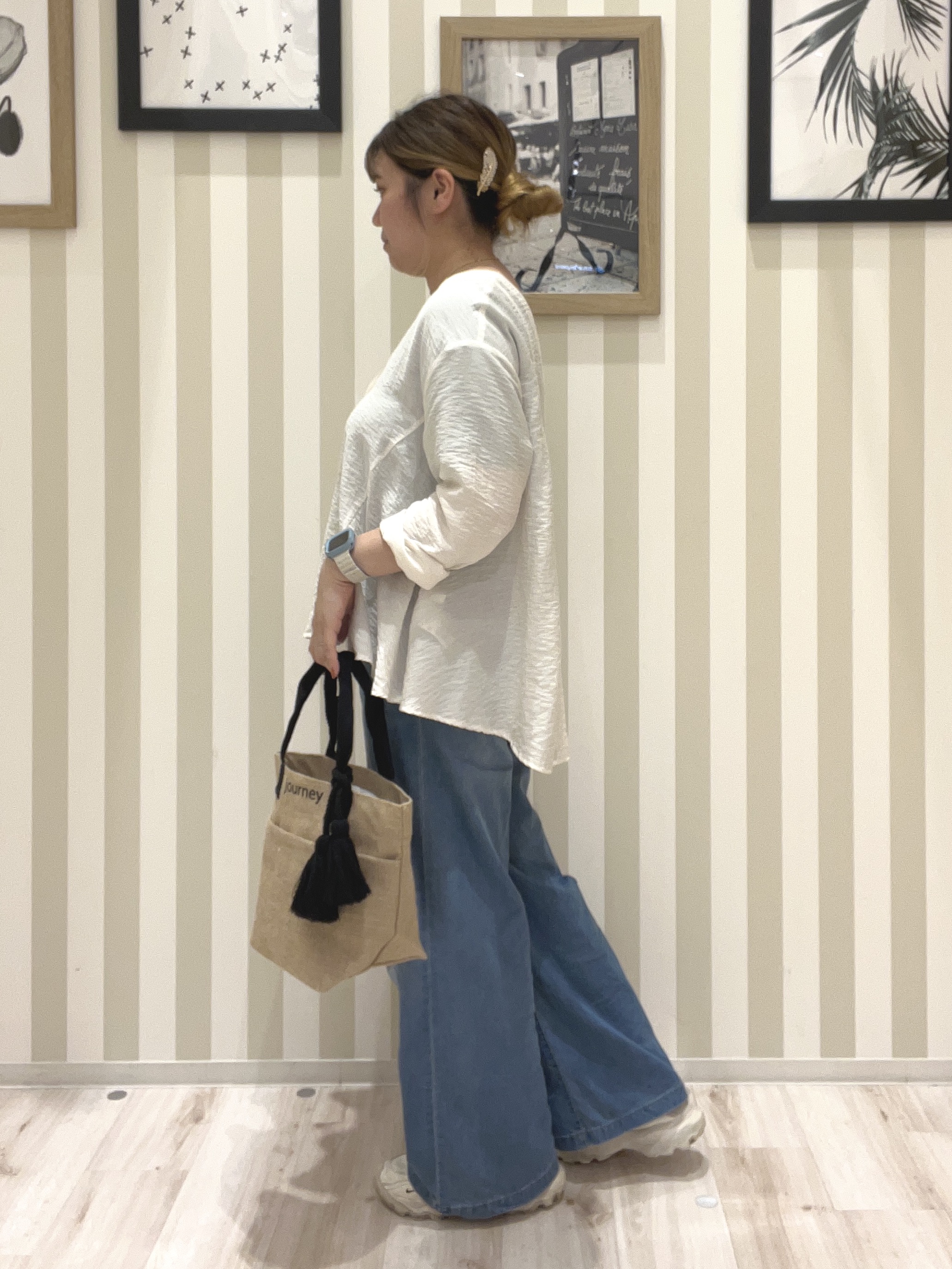mさんの「SHOO･LA･RUE｜【S-LL/体型カバー/Aライン】身体のラインを拾いにくい シアーシャツカーディガン」を使ったコーディネート