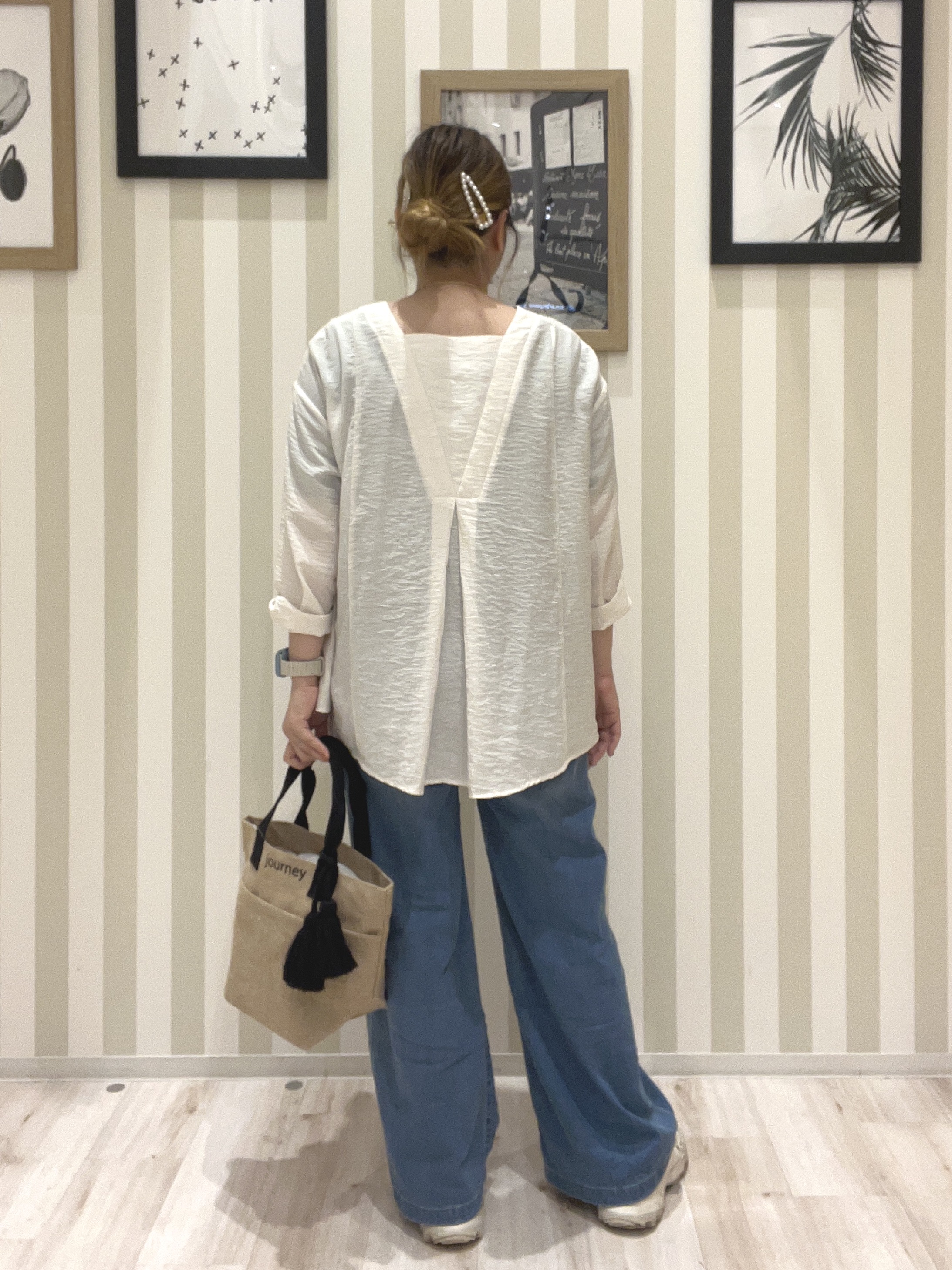 mさんの「SHOO･LA･RUE｜【S-LL/体型カバー/Aライン】身体のラインを拾いにくい シアーシャツカーディガン」を使ったコーディネート