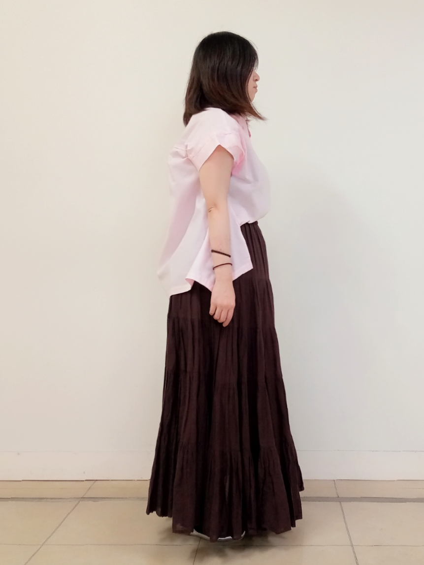 emiさんの「DRESSTERIOR｜【毎年人気/ウォッシャブル】バックフレアオックスシャツ」を使ったコーディネート
