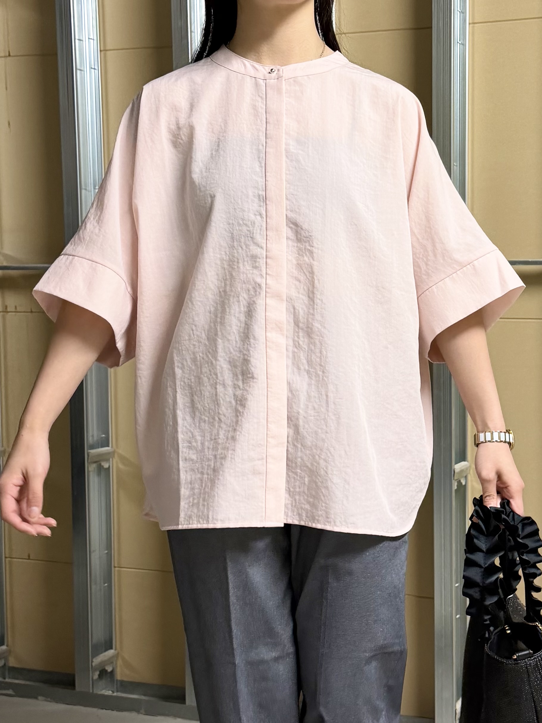 sahoさんの「THE SHOP TK｜【高レビュー/体型カバー】さらっと快適 ドルマン5分袖ブラウス」を使ったコーディネート