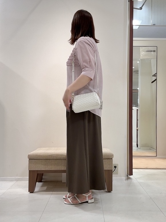 YUIさんの「UNTITLED｜【接触冷感/通気性/洗える】フロントフリルブラウス」を使ったコーディネート