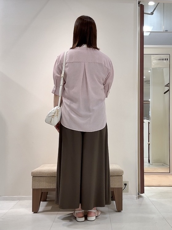 YUIさんの「UNTITLED｜【接触冷感/通気性/洗える】フロントフリルブラウス」を使ったコーディネート