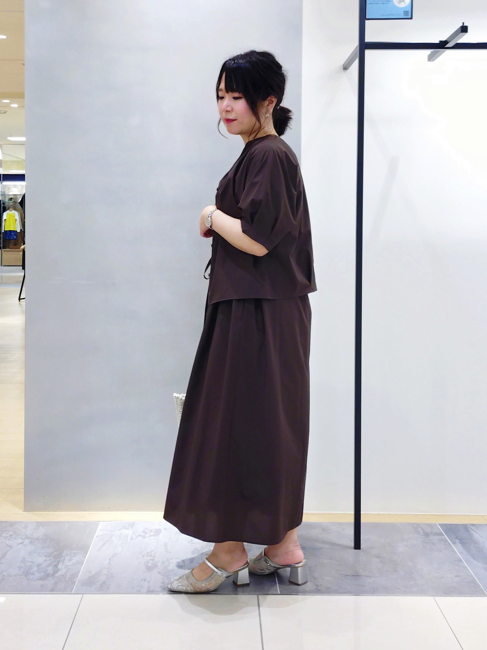TOMOMIさんの「INDIVI｜【撥水／UVカット】ベルト付きワンピース」を使ったコーディネート